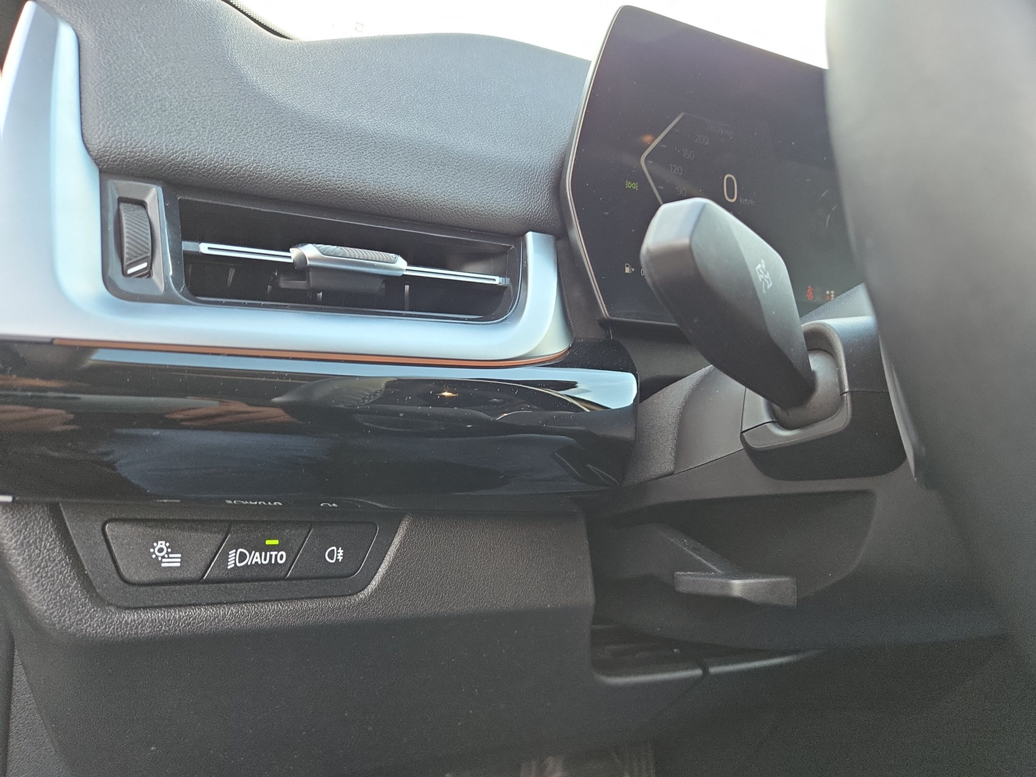 listing desktop thumbnail image 19