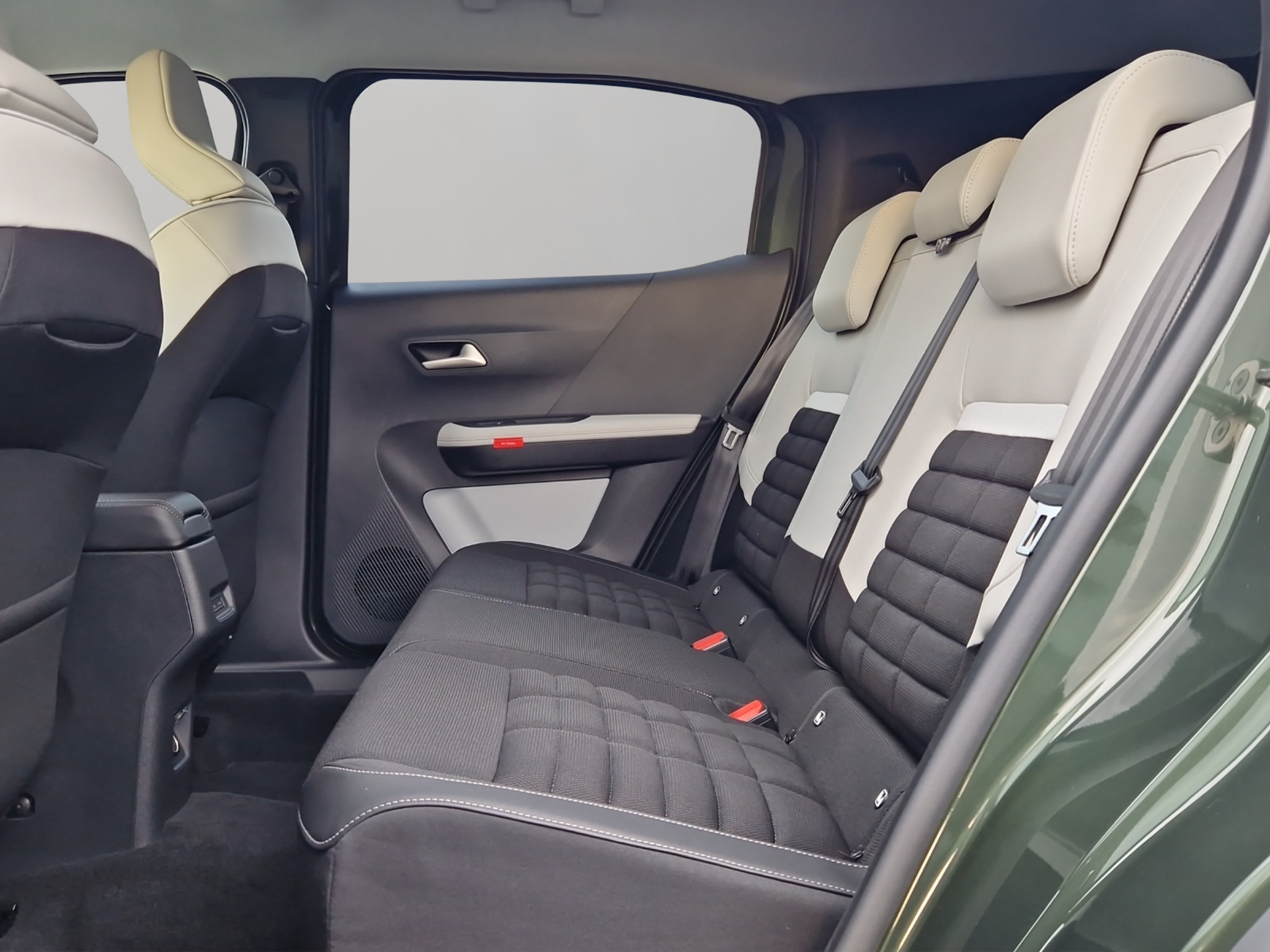 listing desktop thumbnail image 13