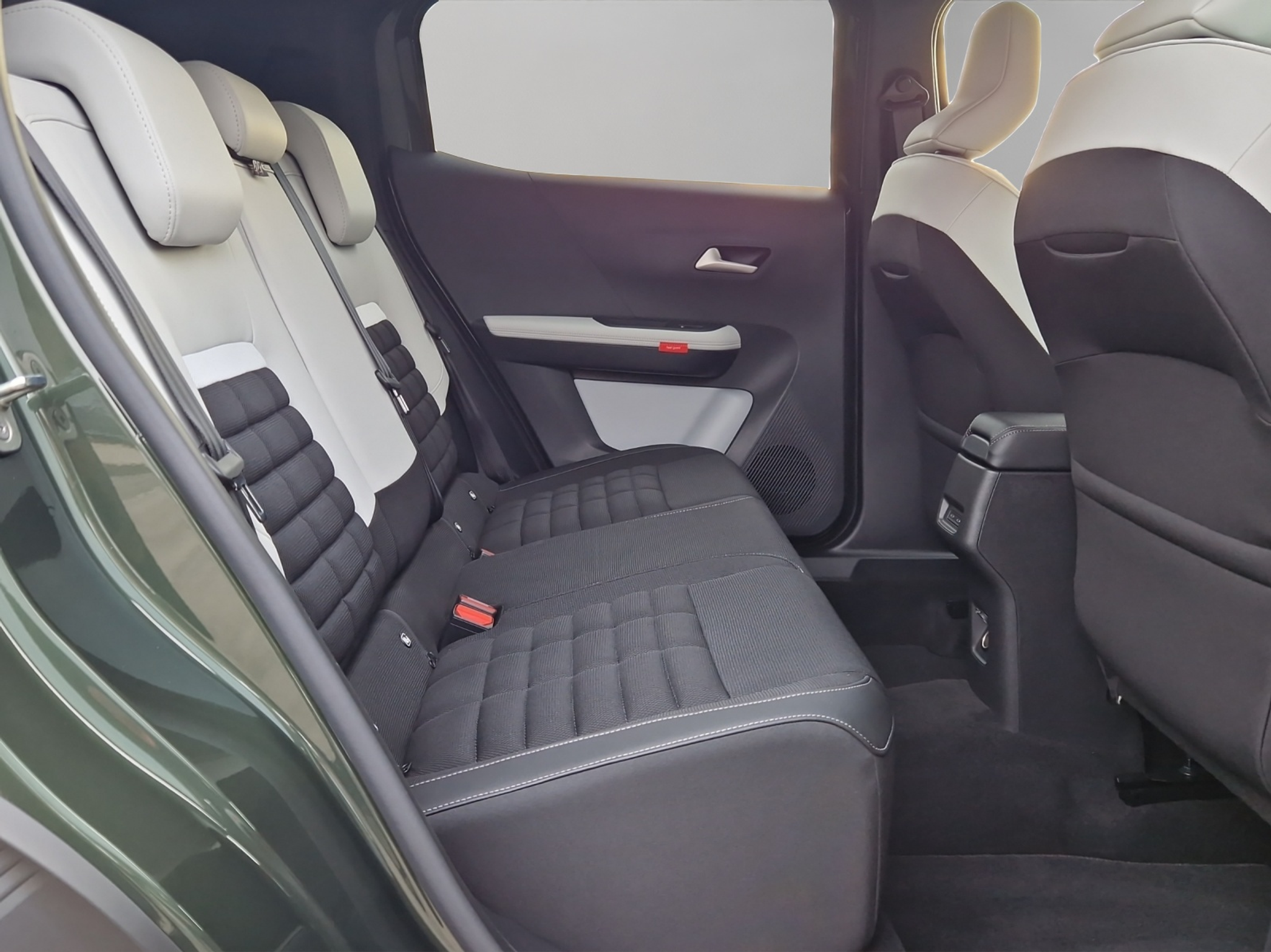 listing desktop thumbnail image 11