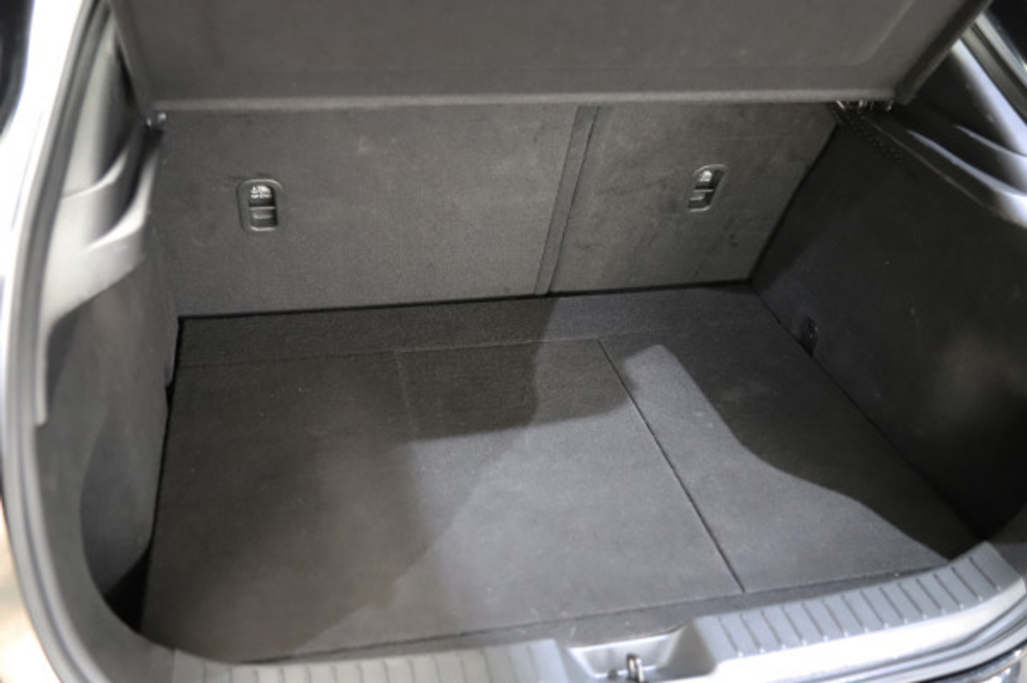 listing desktop thumbnail image 11