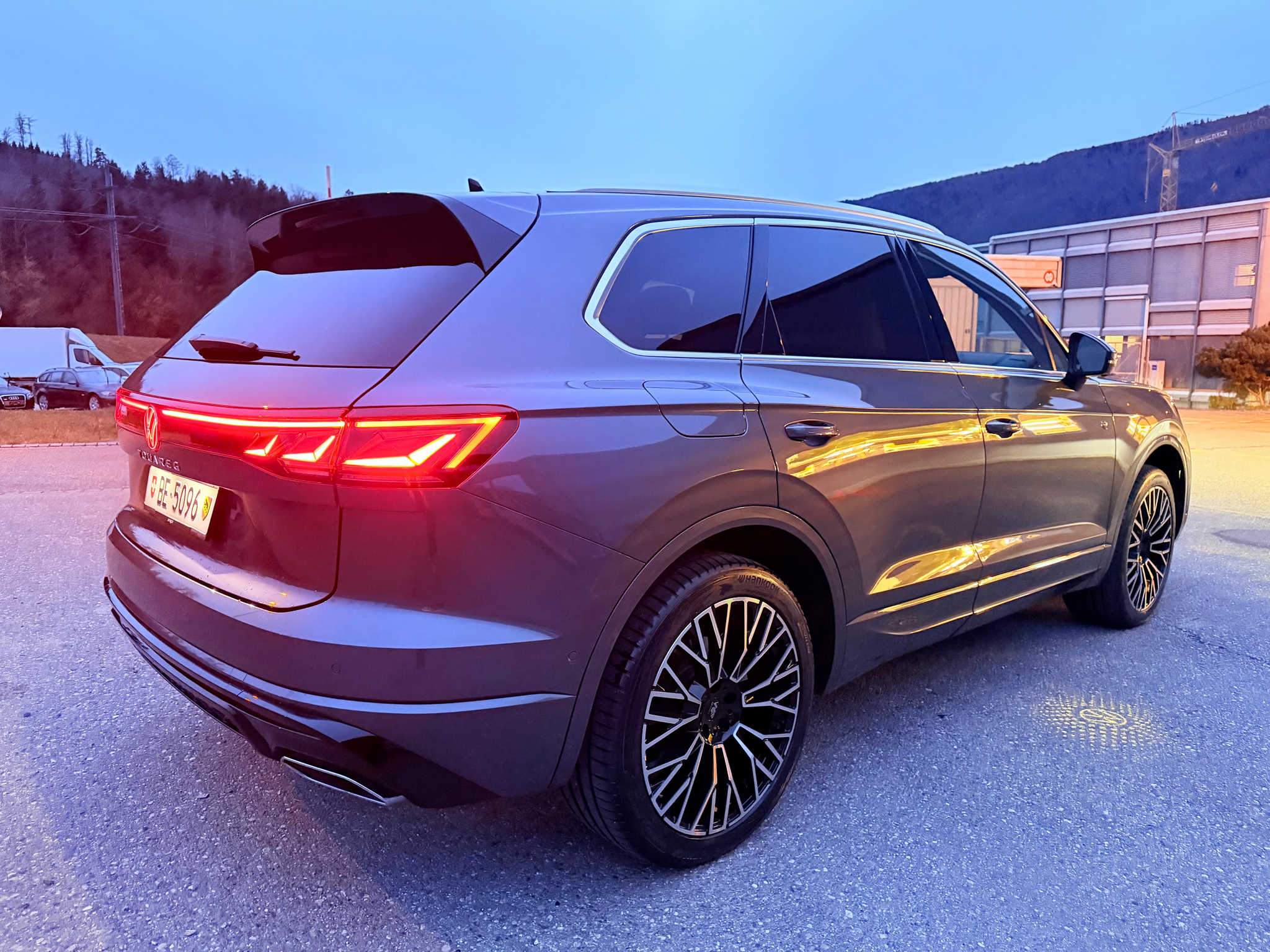 listing desktop thumbnail image 2