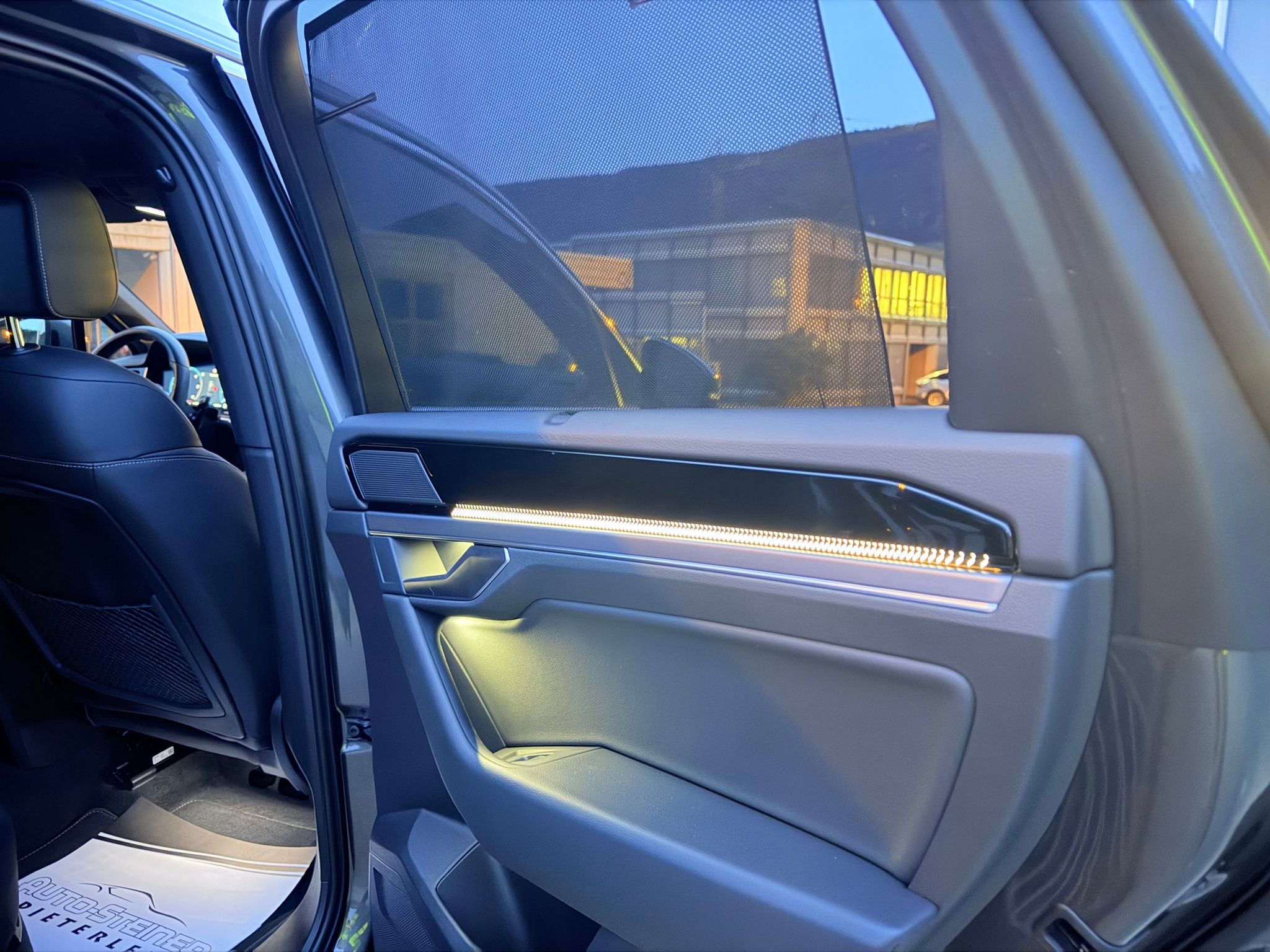 listing desktop thumbnail image 25