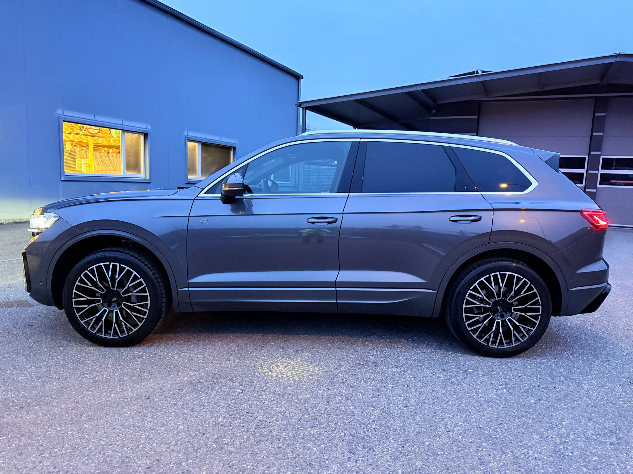 listing desktop thumbnail image 17