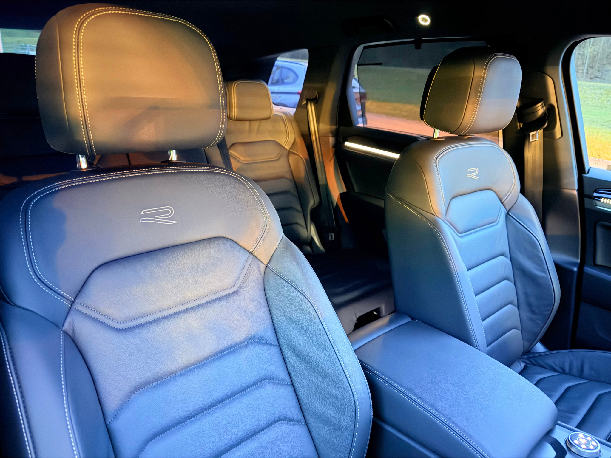 listing desktop thumbnail image 4