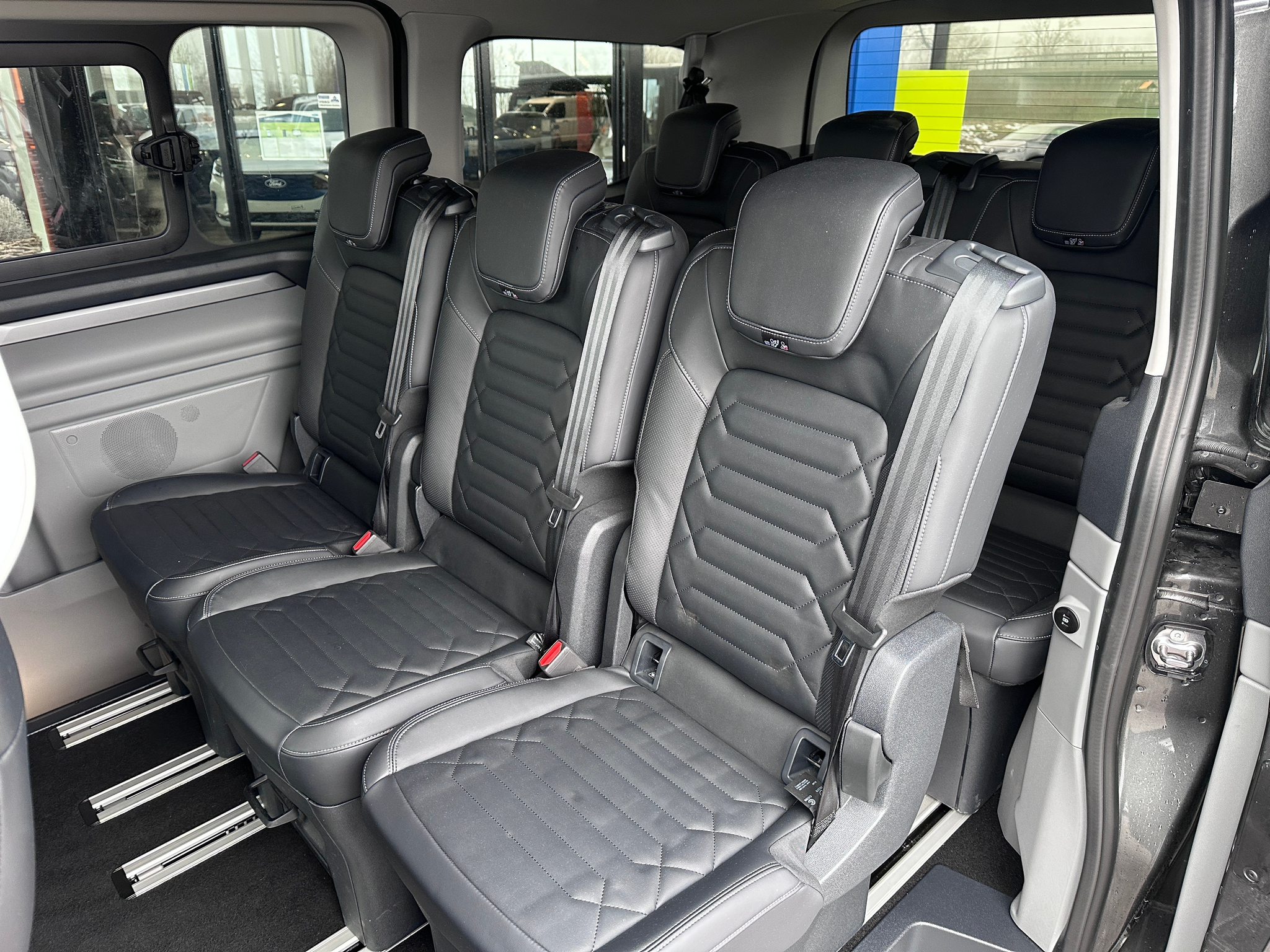 listing desktop thumbnail image 9