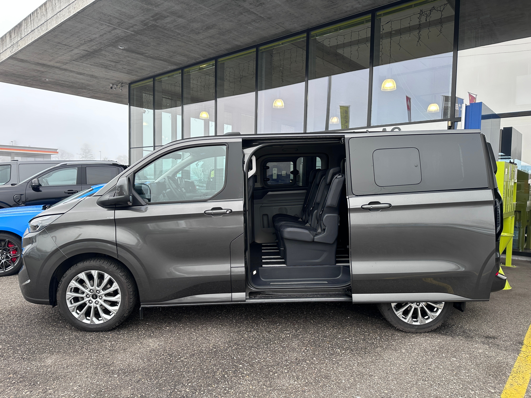 listing desktop thumbnail image 11