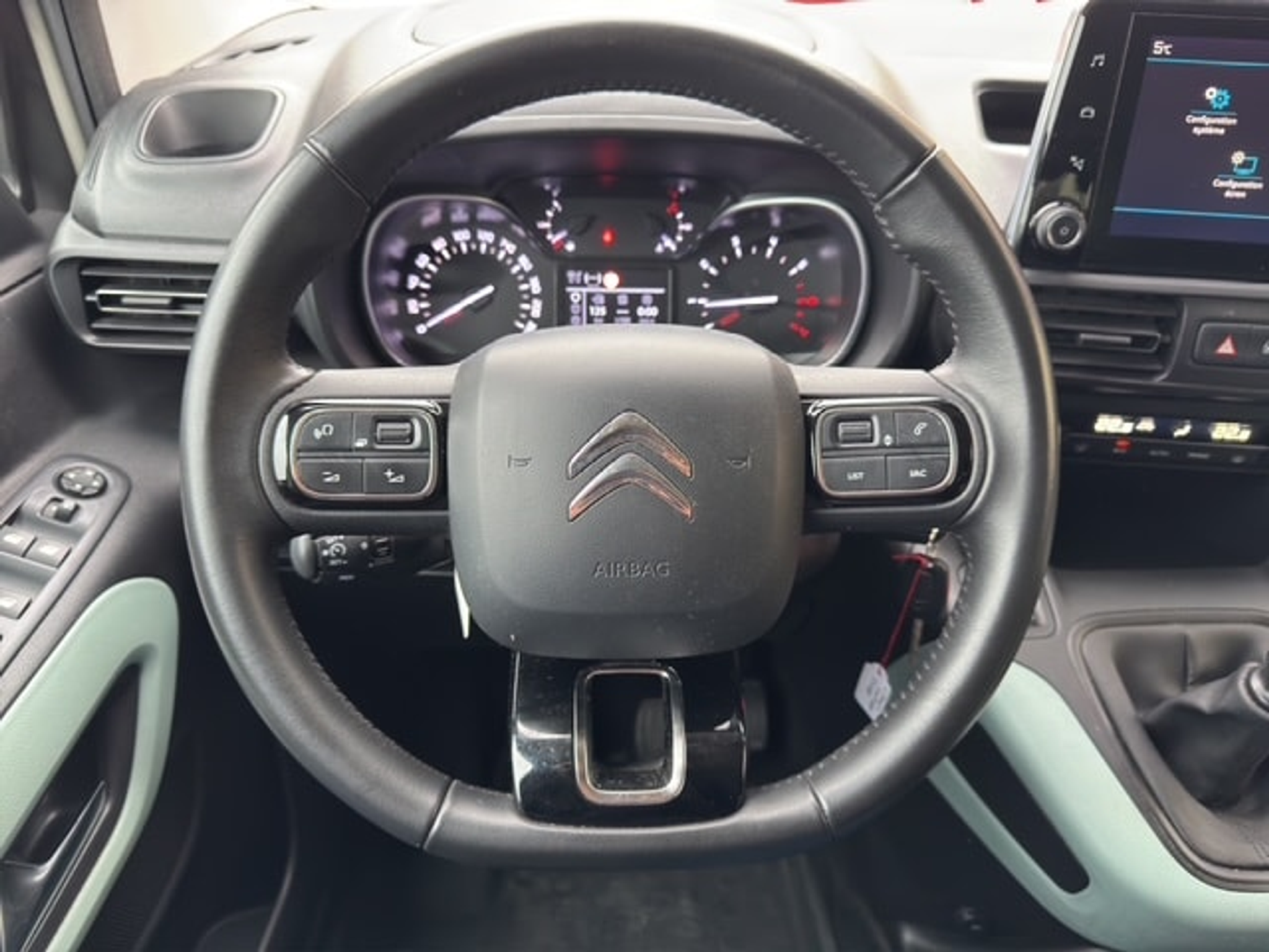 listing desktop thumbnail image 9