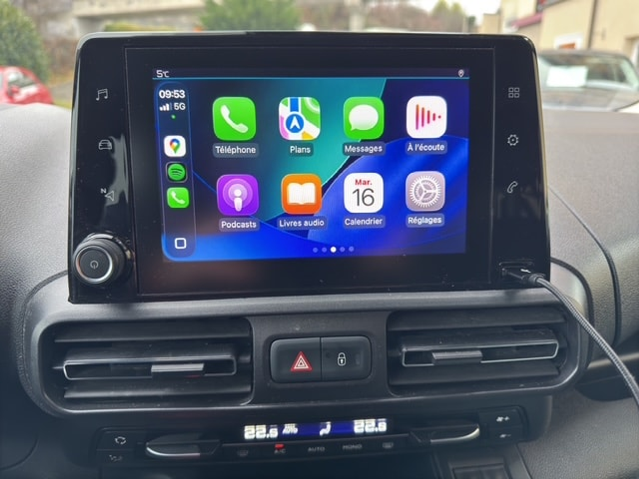 listing desktop thumbnail image 15