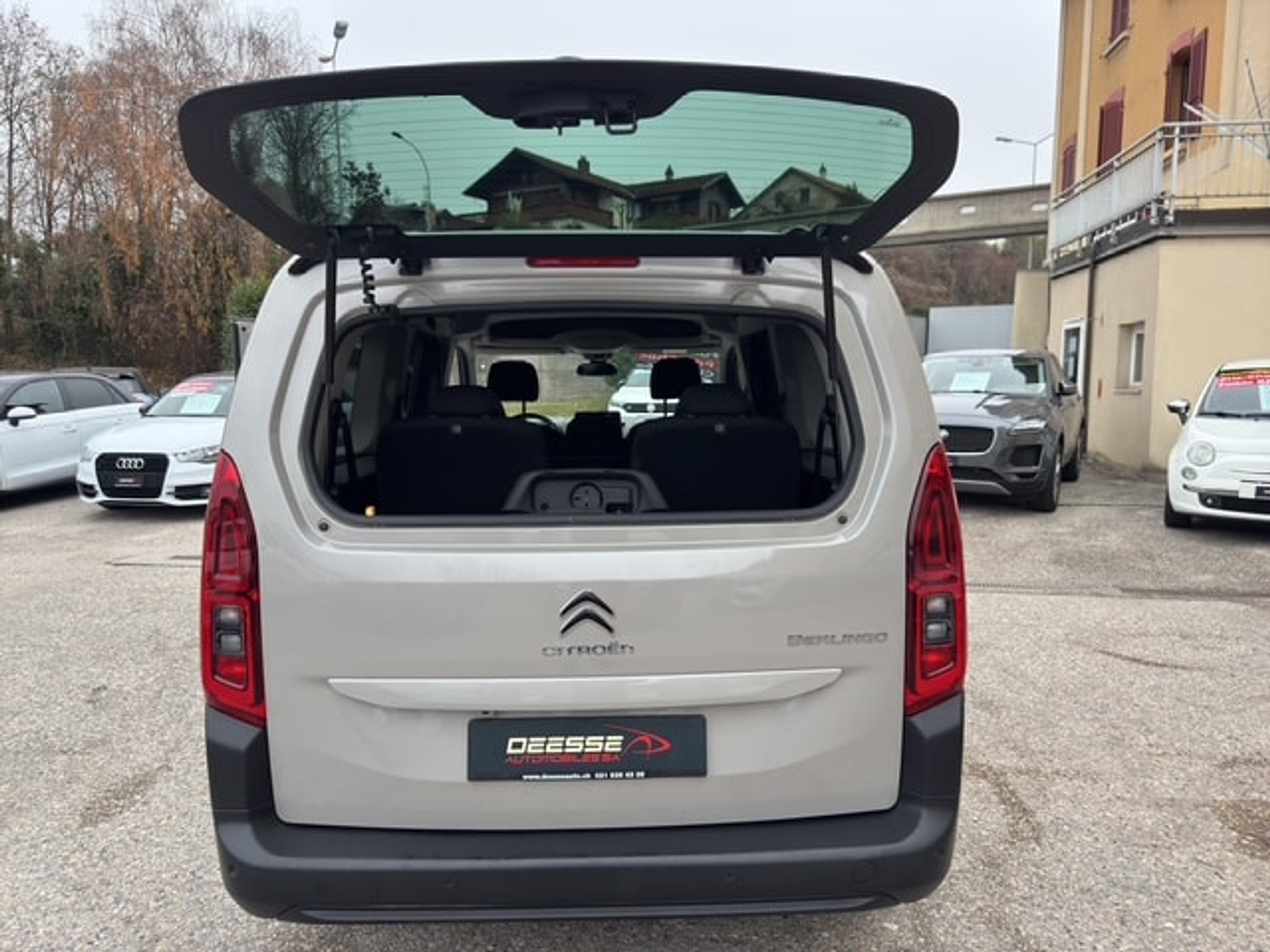 listing desktop thumbnail image 24