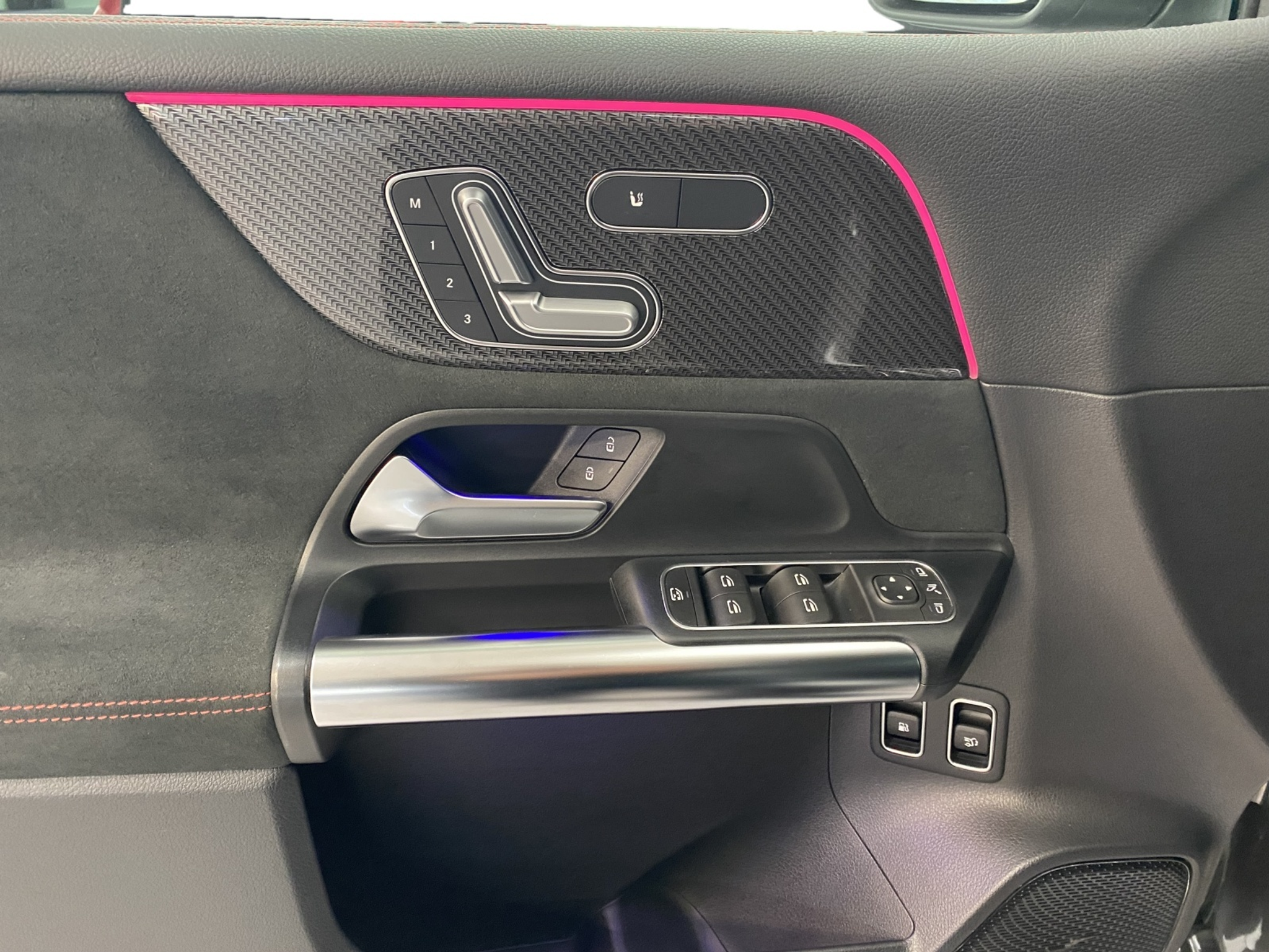 listing desktop thumbnail image 9