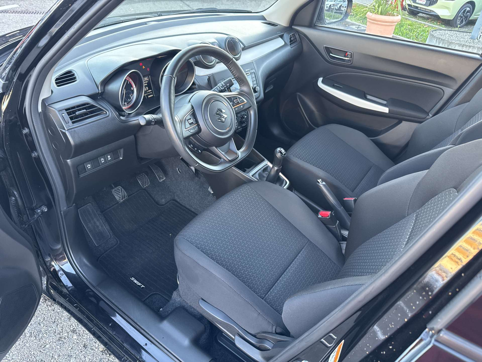 listing desktop thumbnail image 5