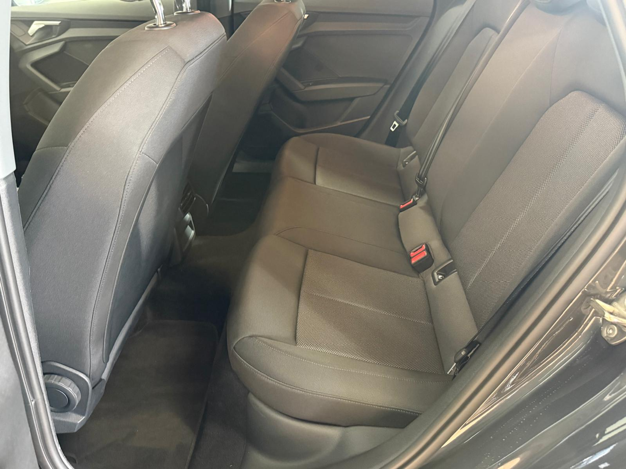 listing desktop thumbnail image 10