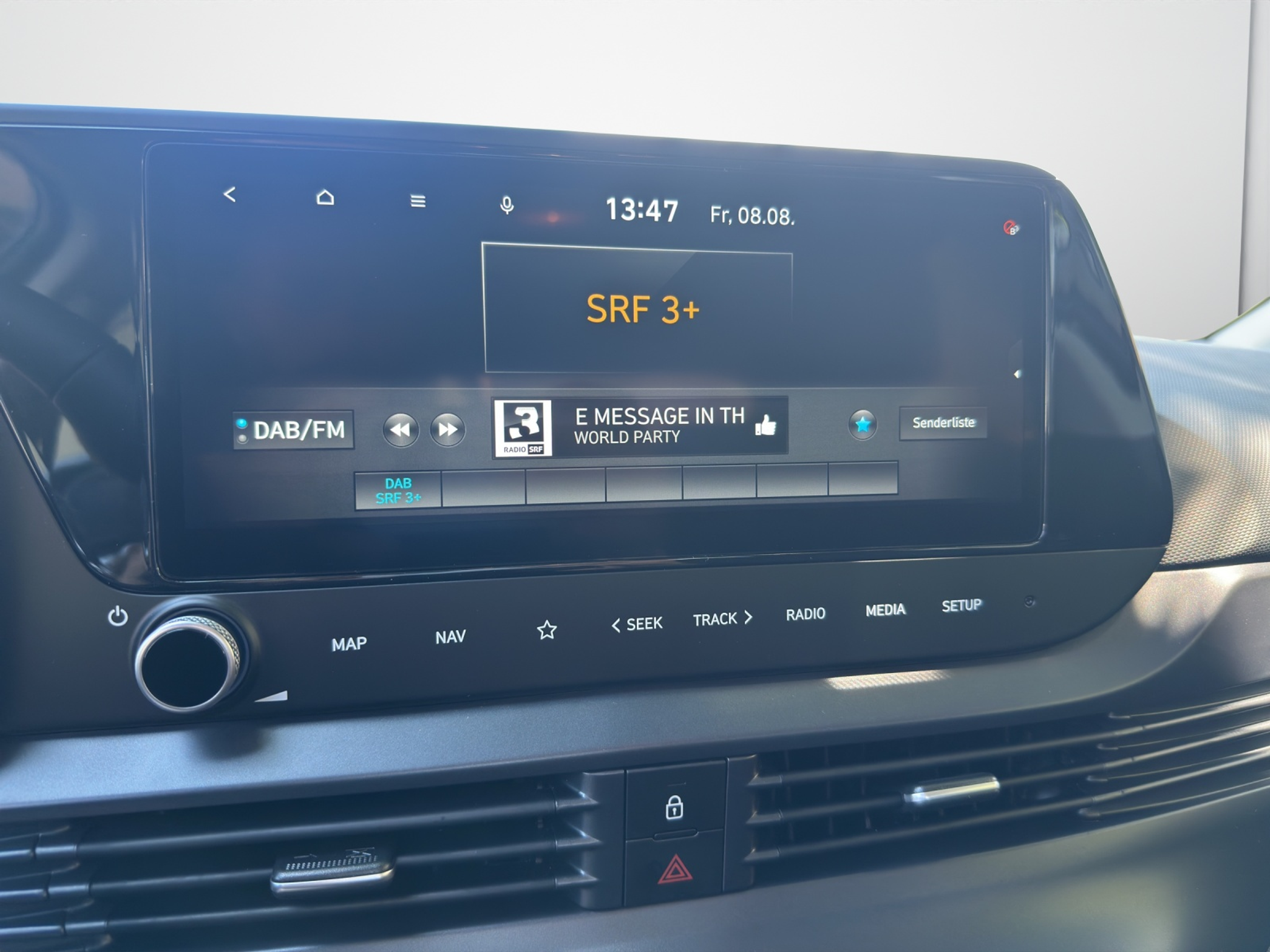 listing desktop thumbnail image 8