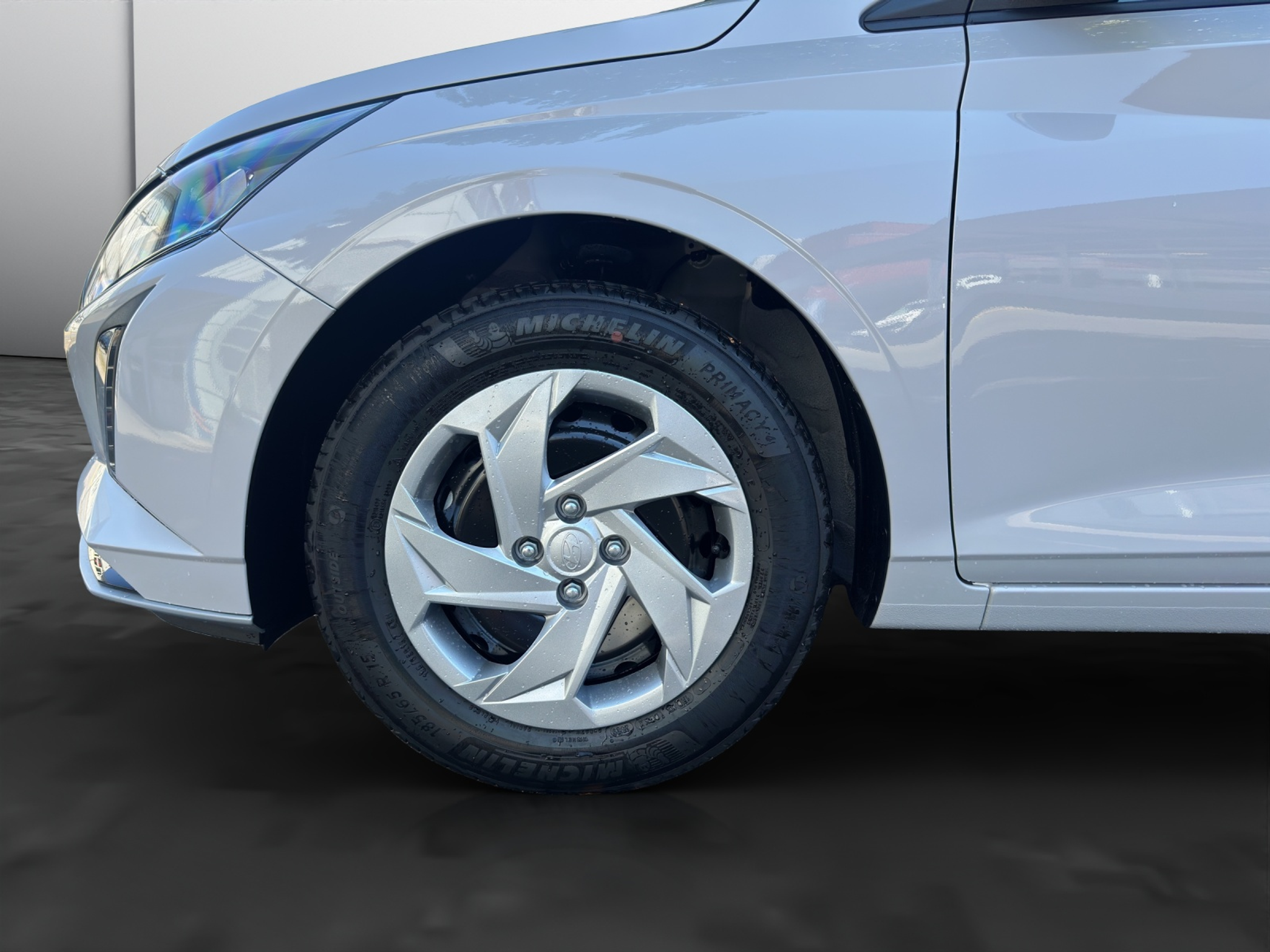 listing desktop thumbnail image 15