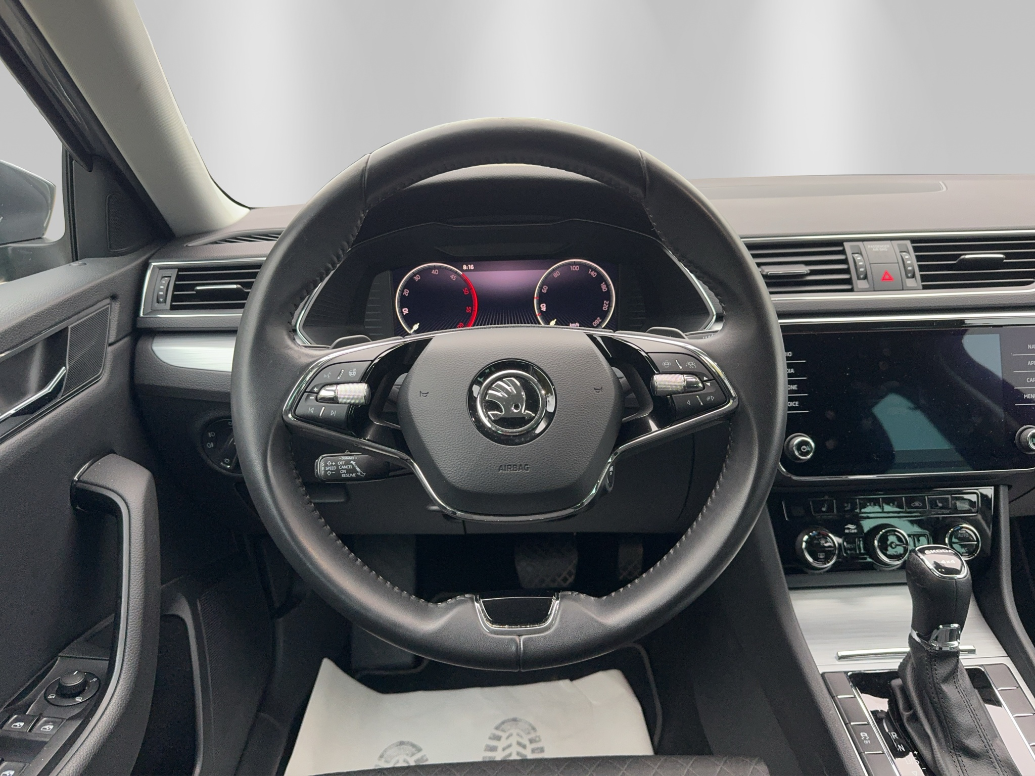 listing desktop thumbnail image 9