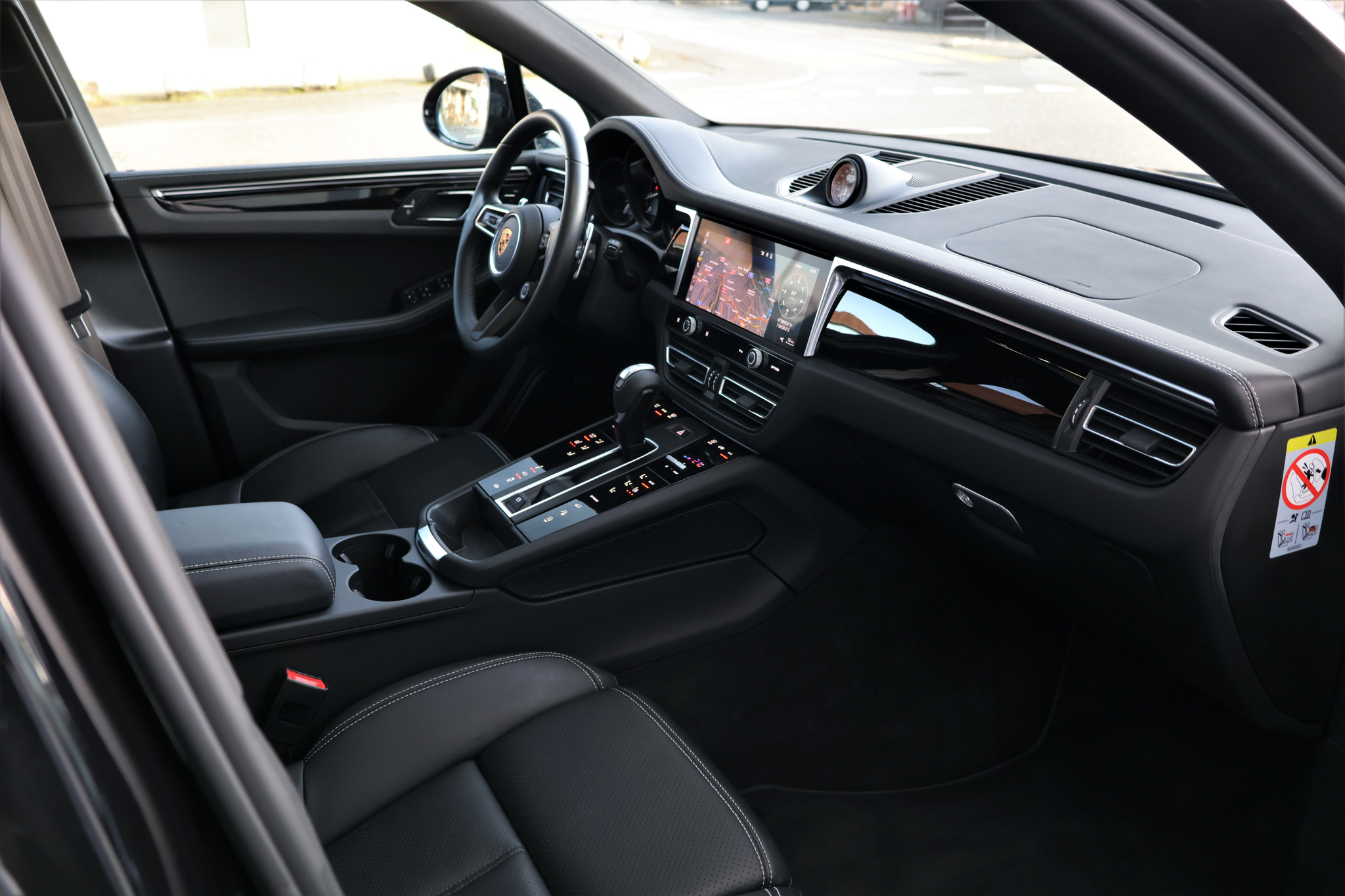 listing desktop thumbnail image 17