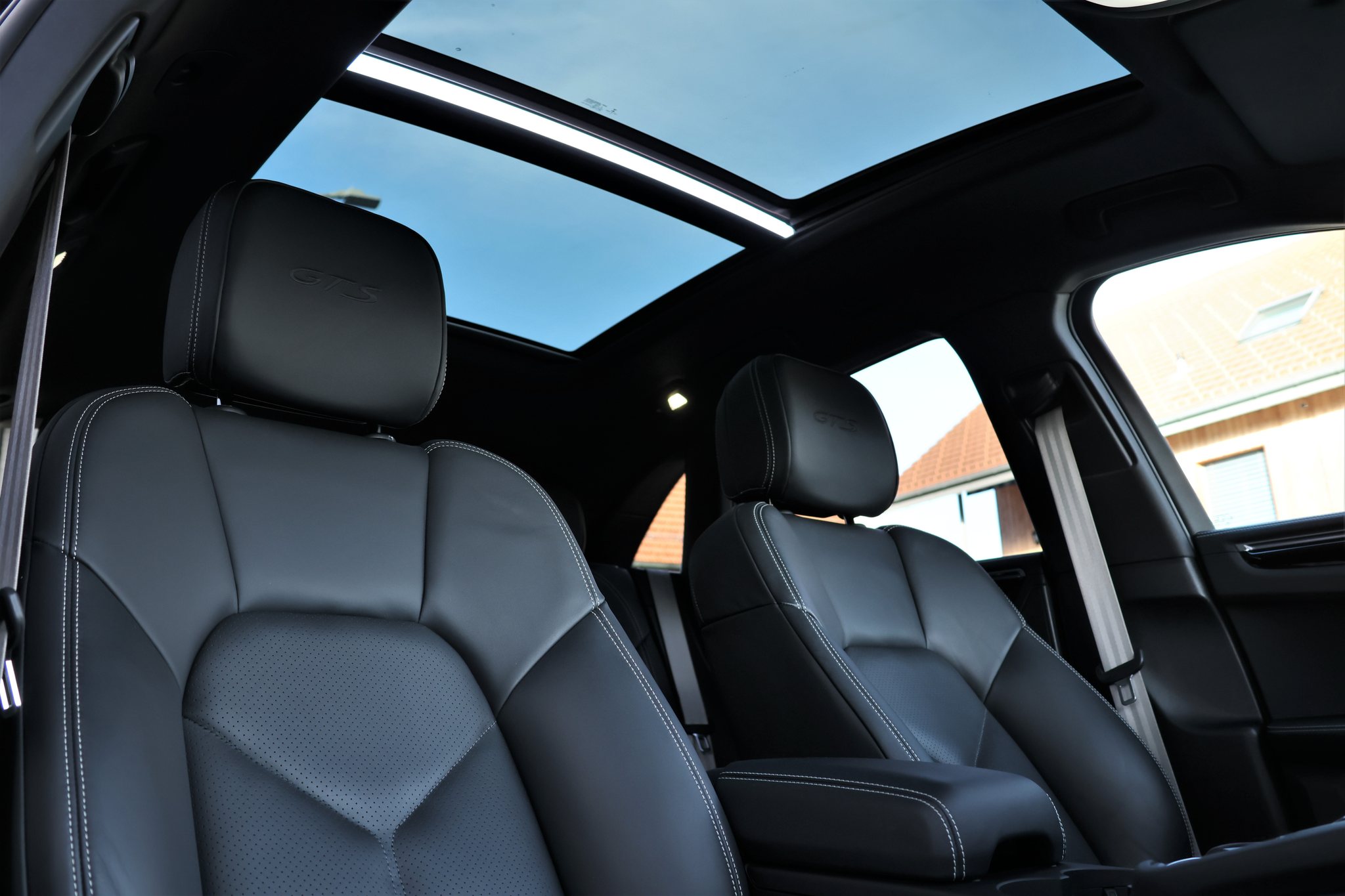 listing desktop thumbnail image 19