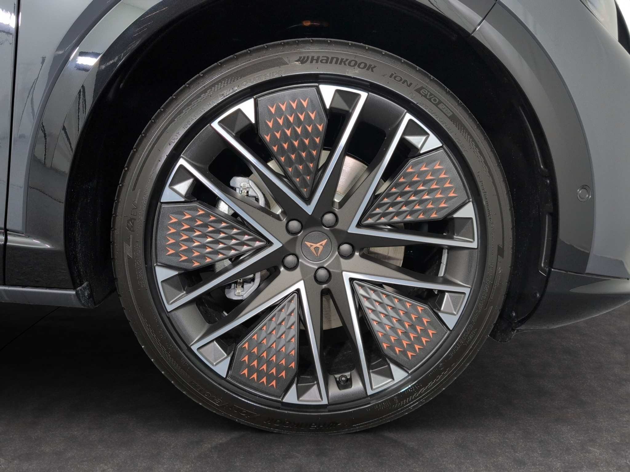 listing desktop thumbnail image 4