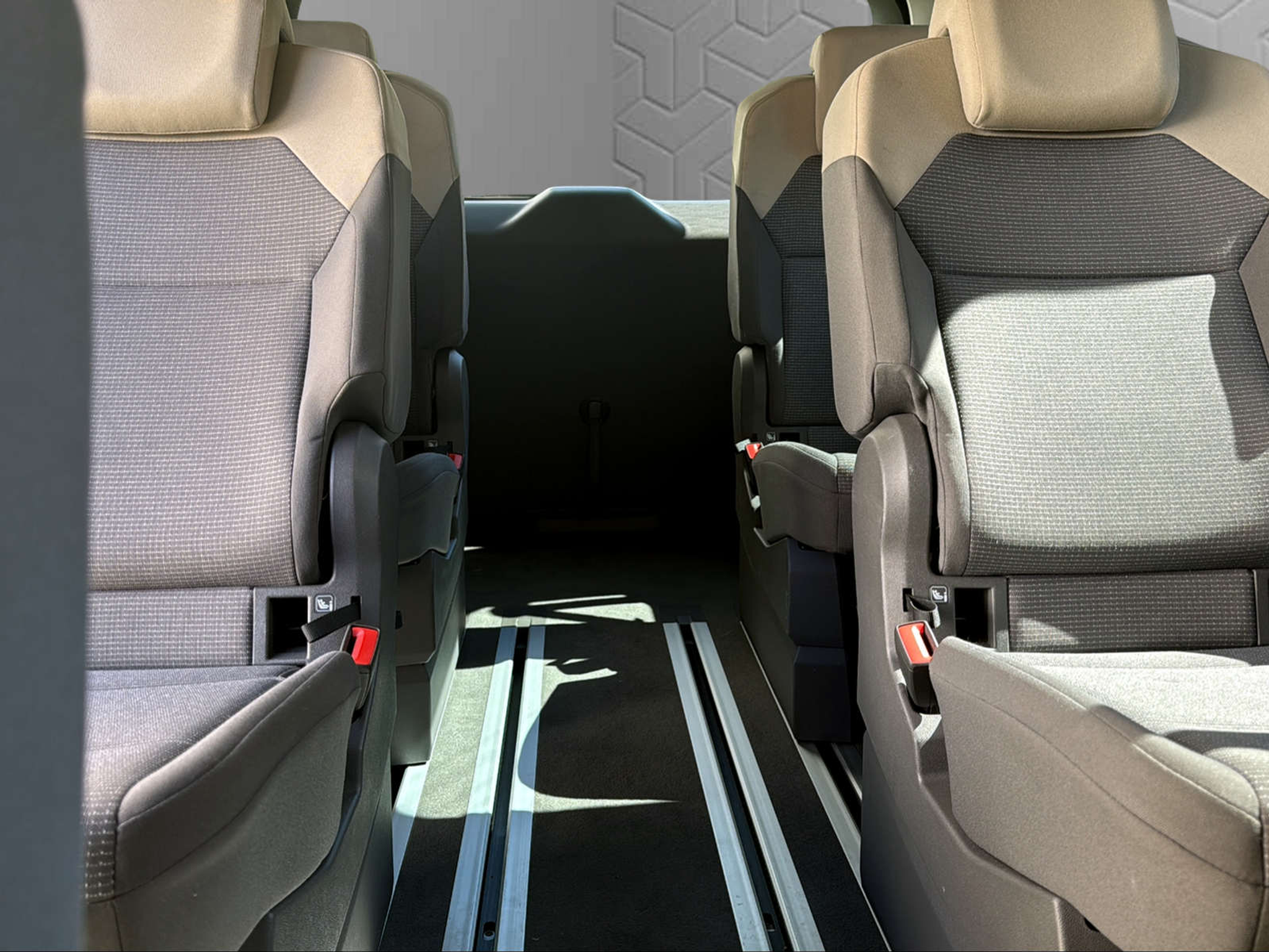 listing desktop thumbnail image 11