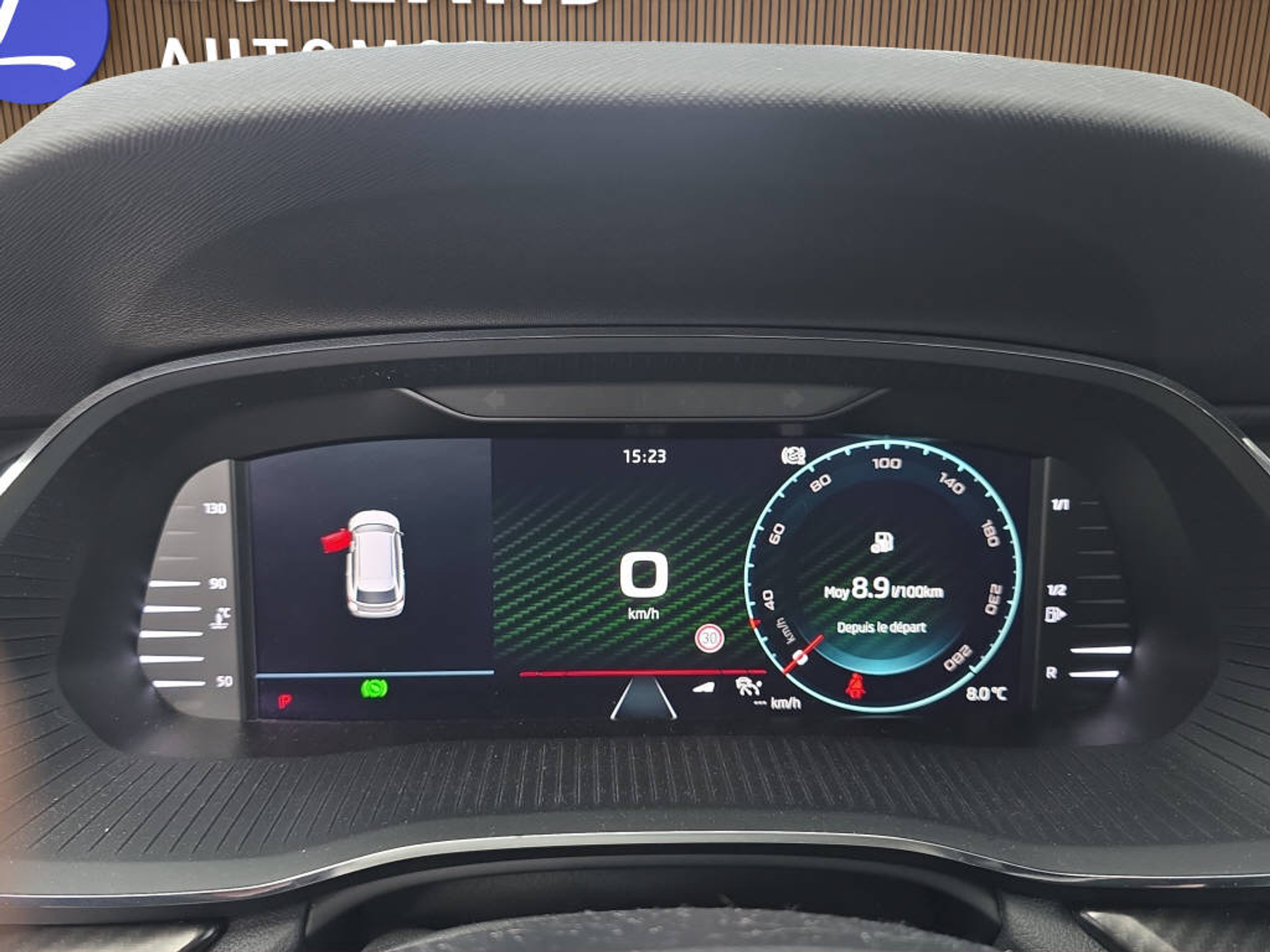 listing desktop thumbnail image 16