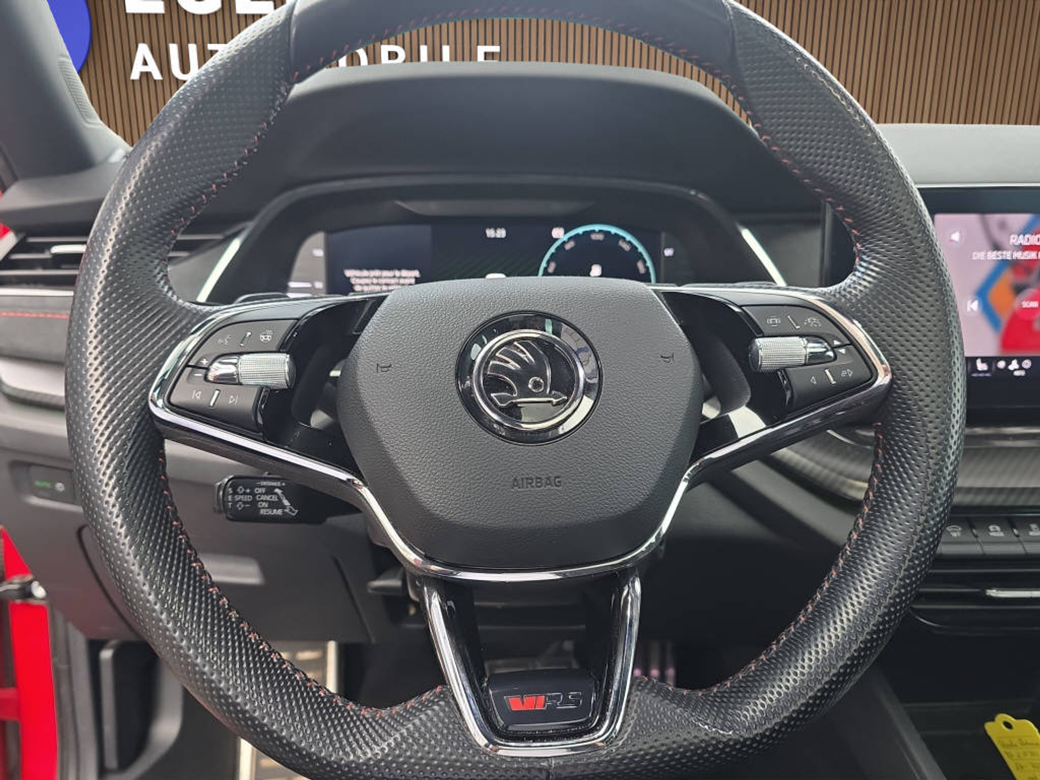 listing desktop thumbnail image 15