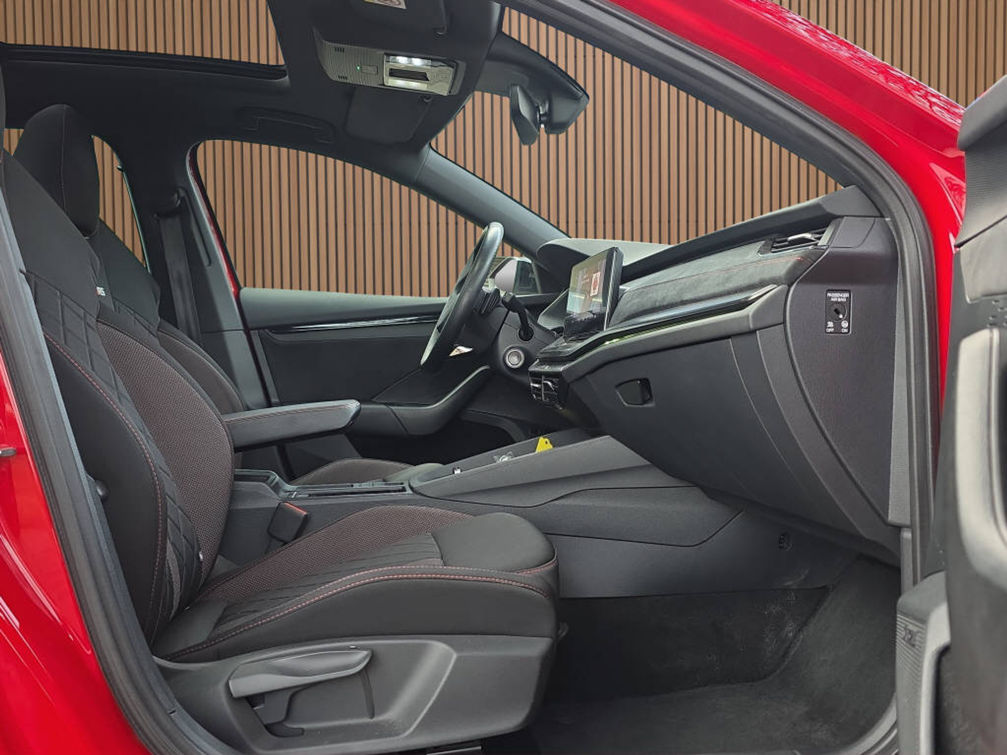 listing desktop thumbnail image 13