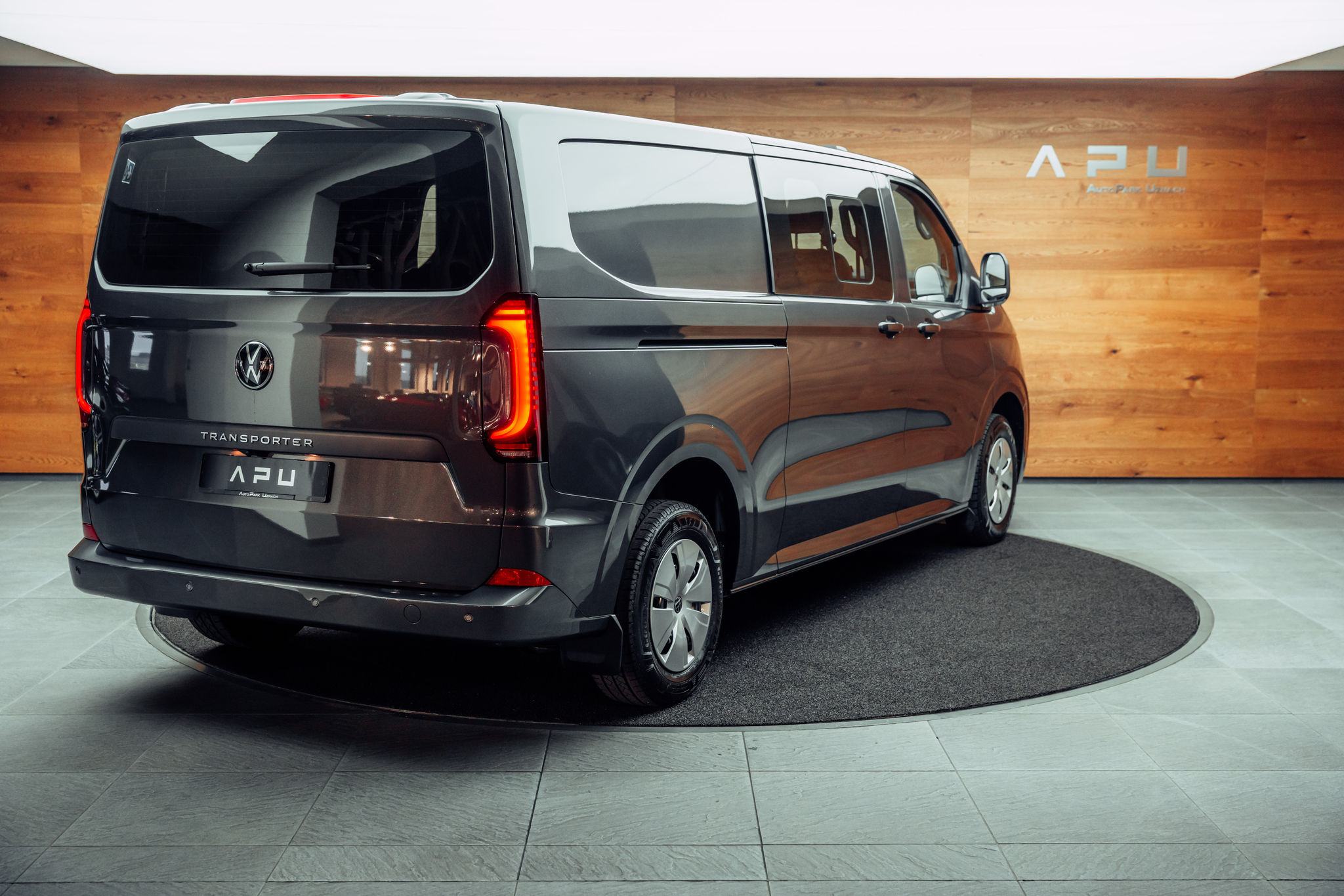 listing desktop thumbnail image 1