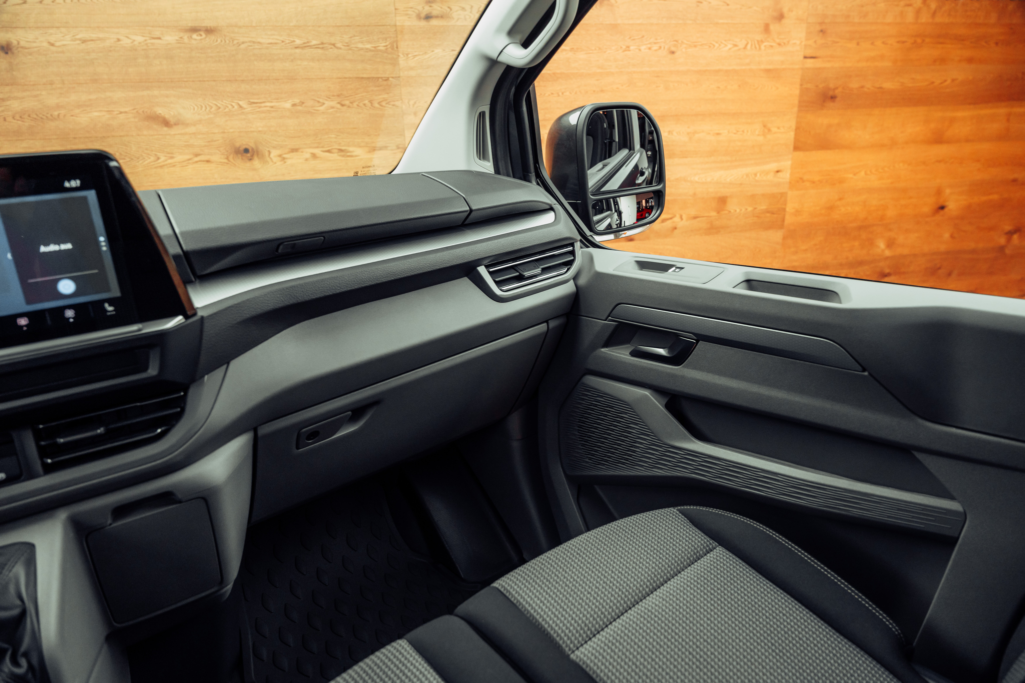 listing desktop thumbnail image 9