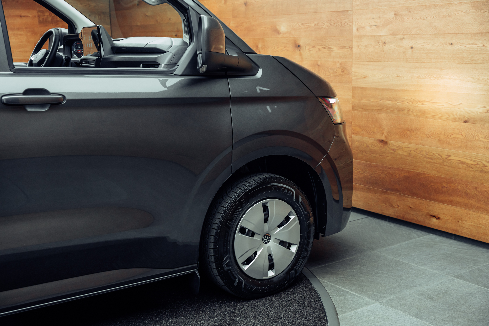 listing desktop thumbnail image 15