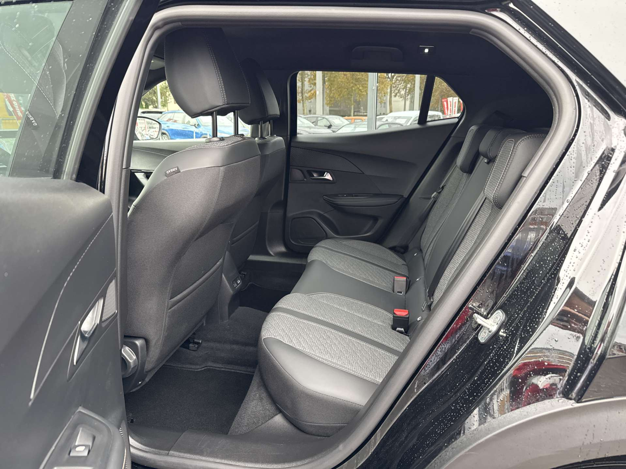 listing desktop thumbnail image 6