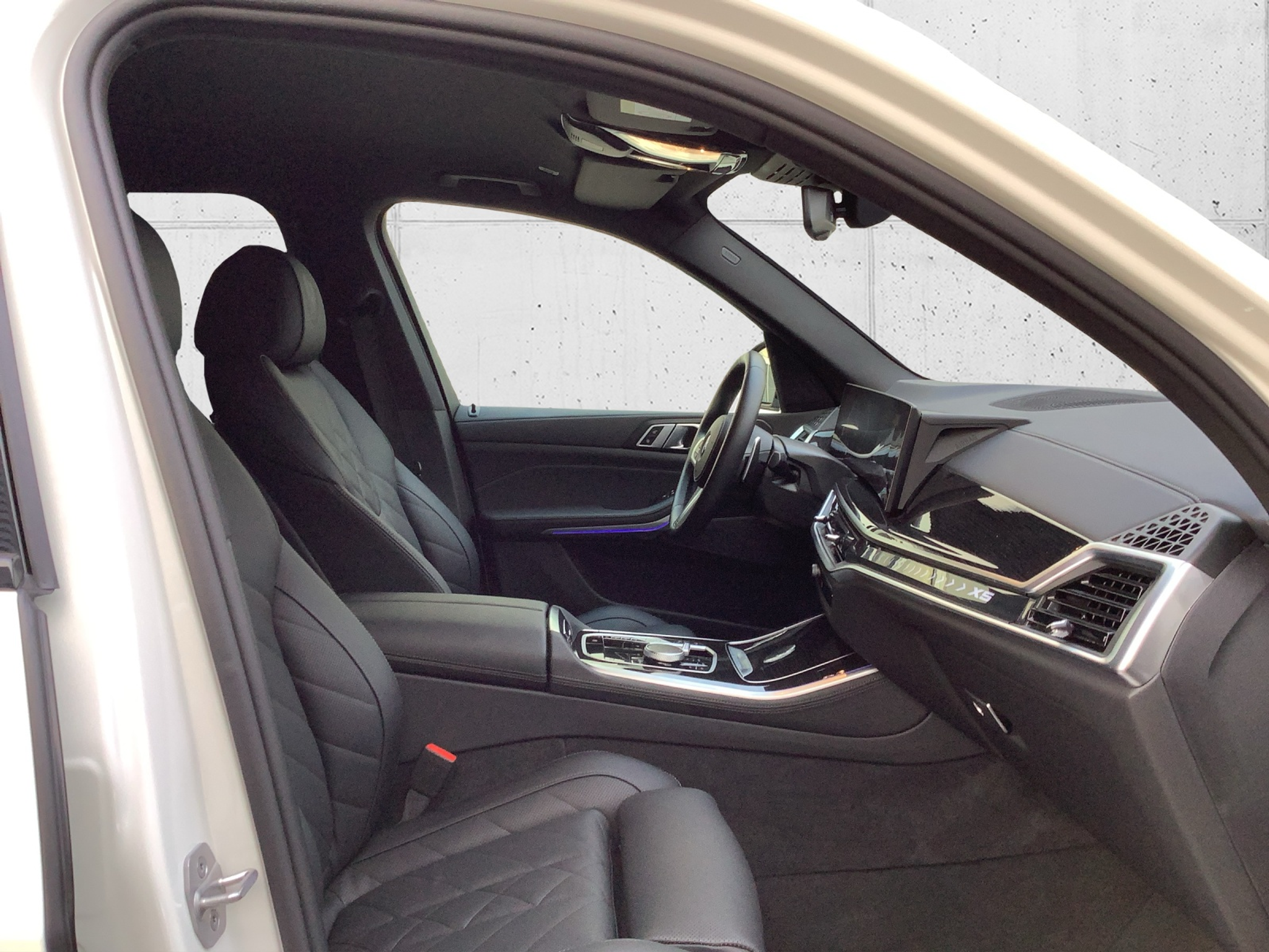 listing desktop thumbnail image 17