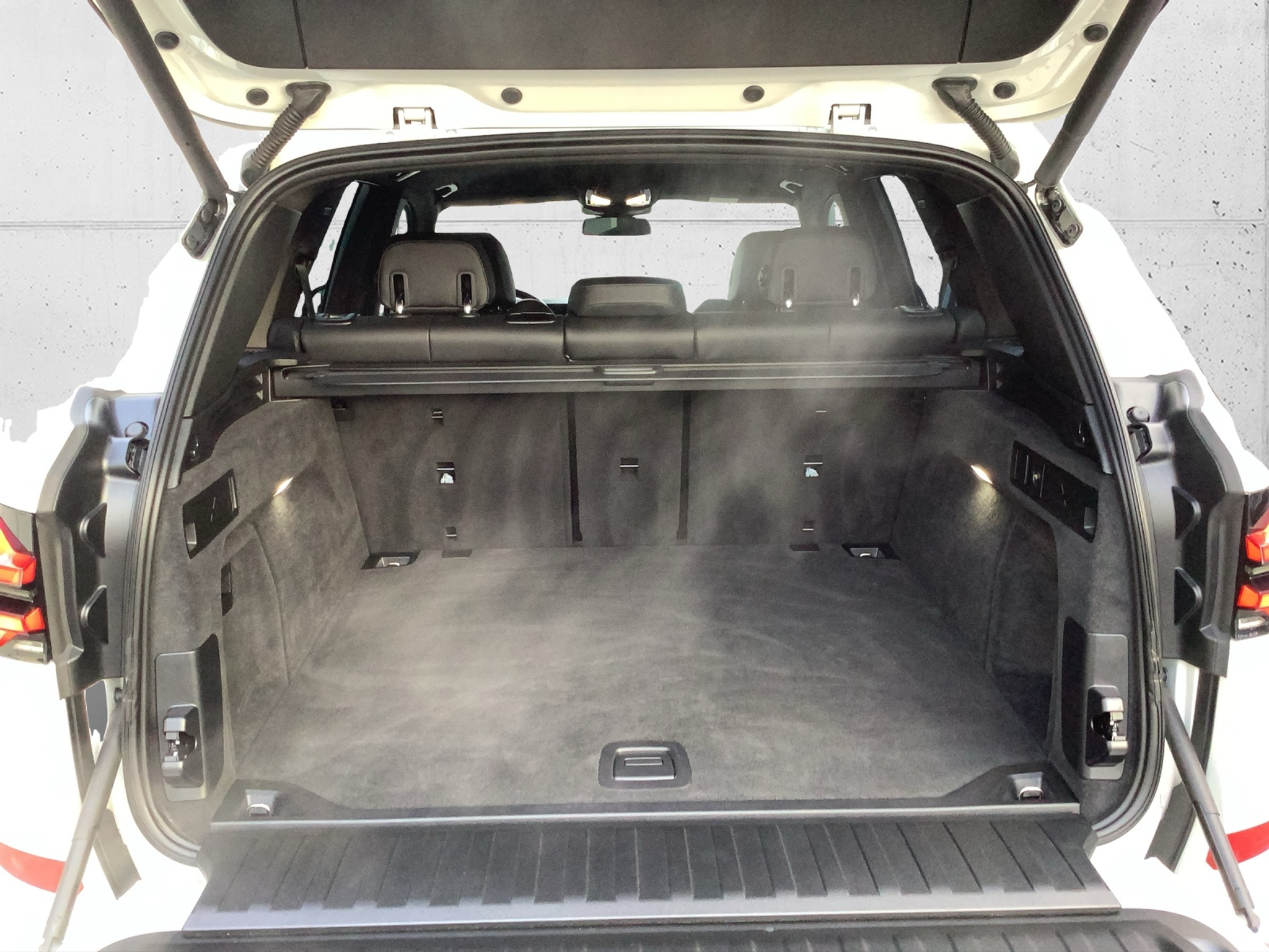 listing desktop thumbnail image 8