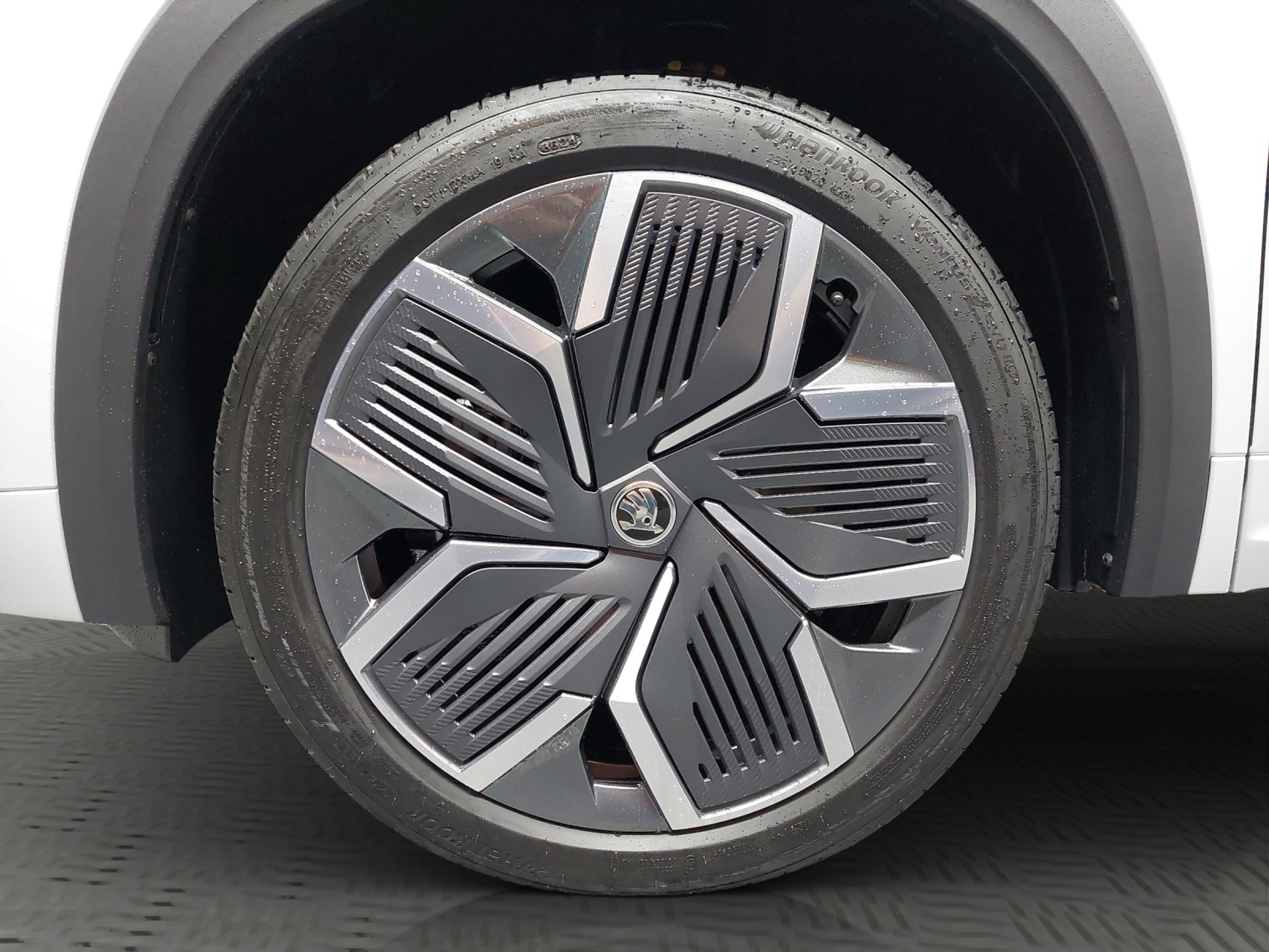 listing desktop thumbnail image 12