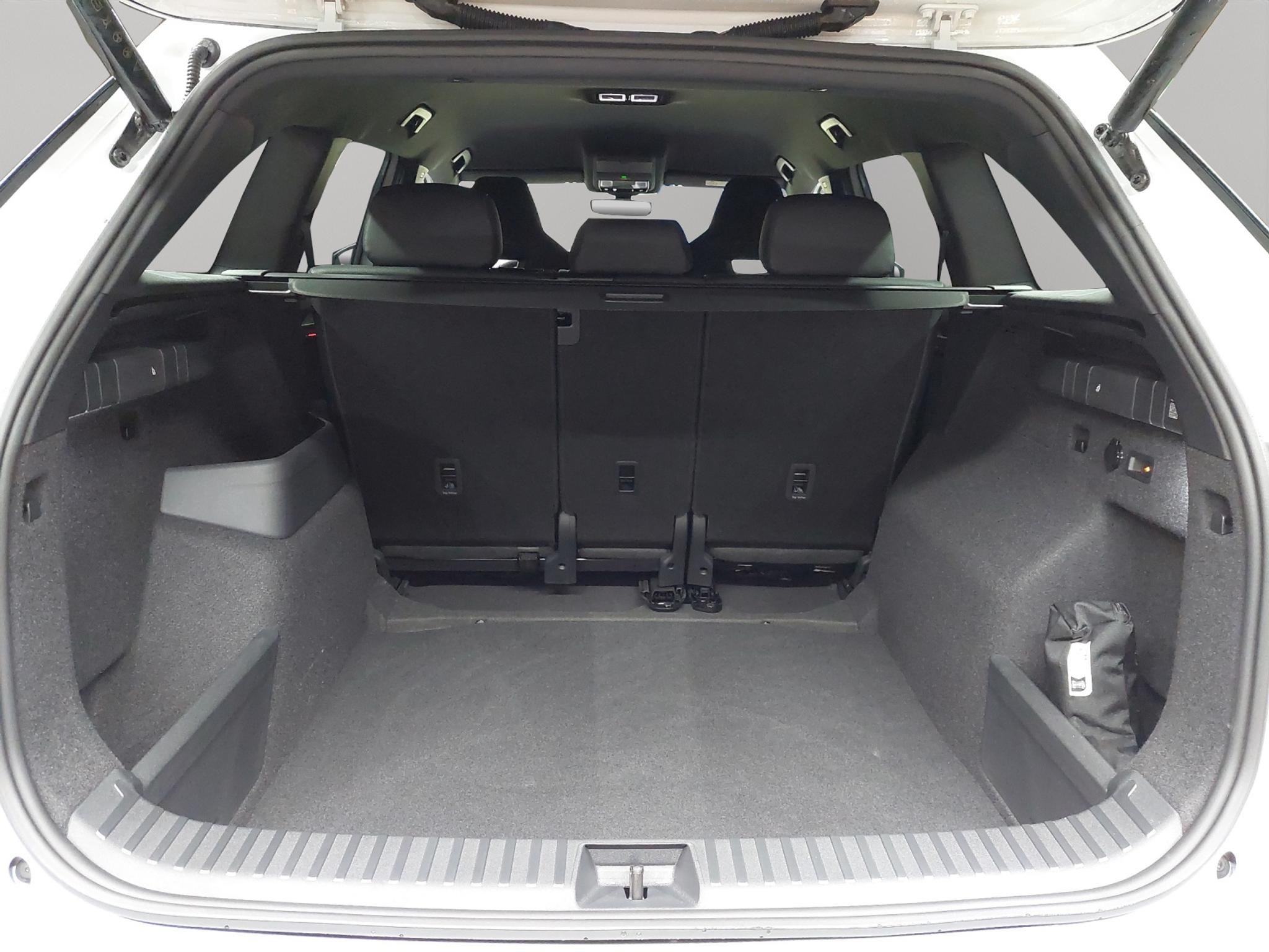 listing desktop thumbnail image 10