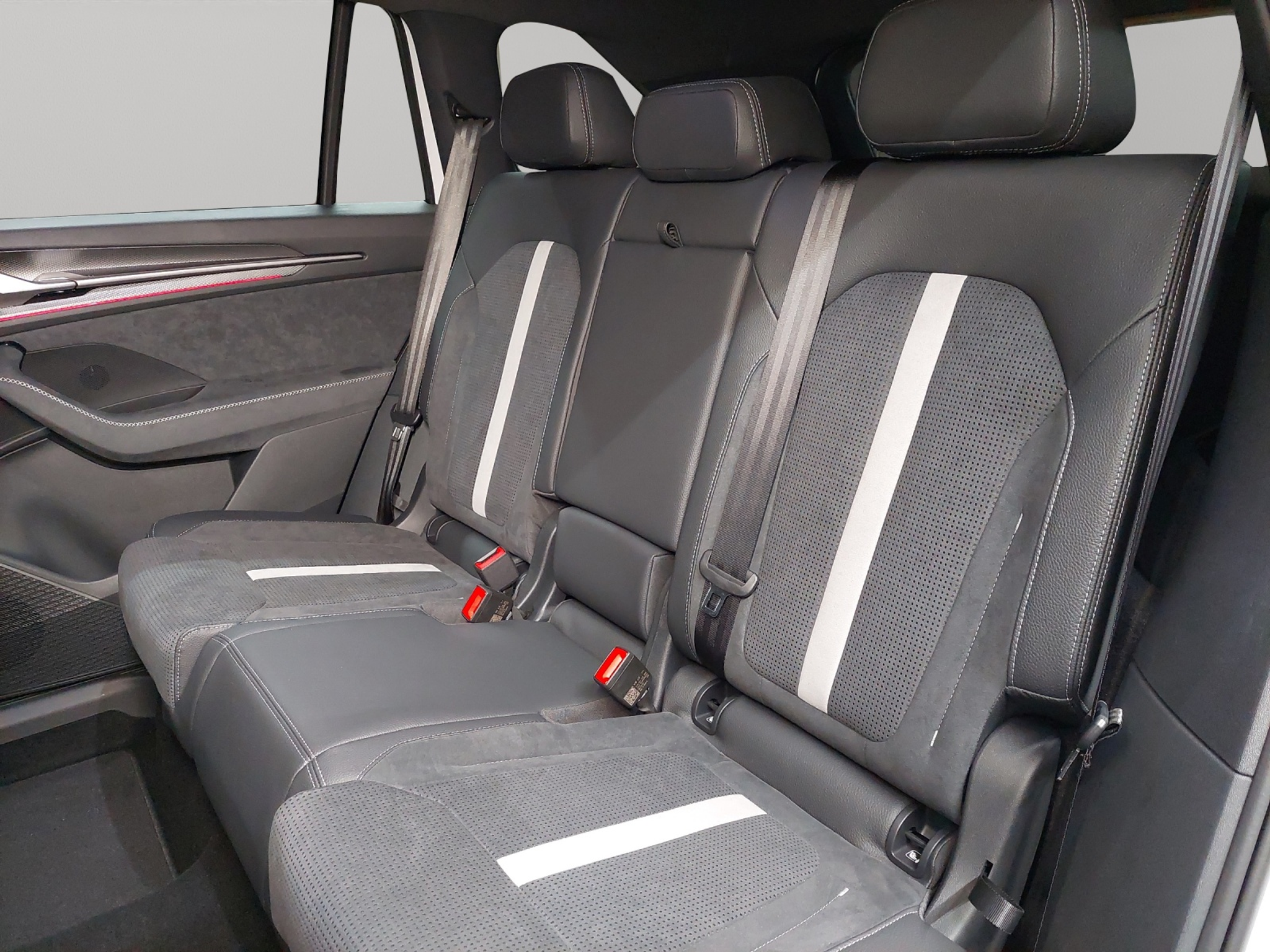 listing desktop thumbnail image 7