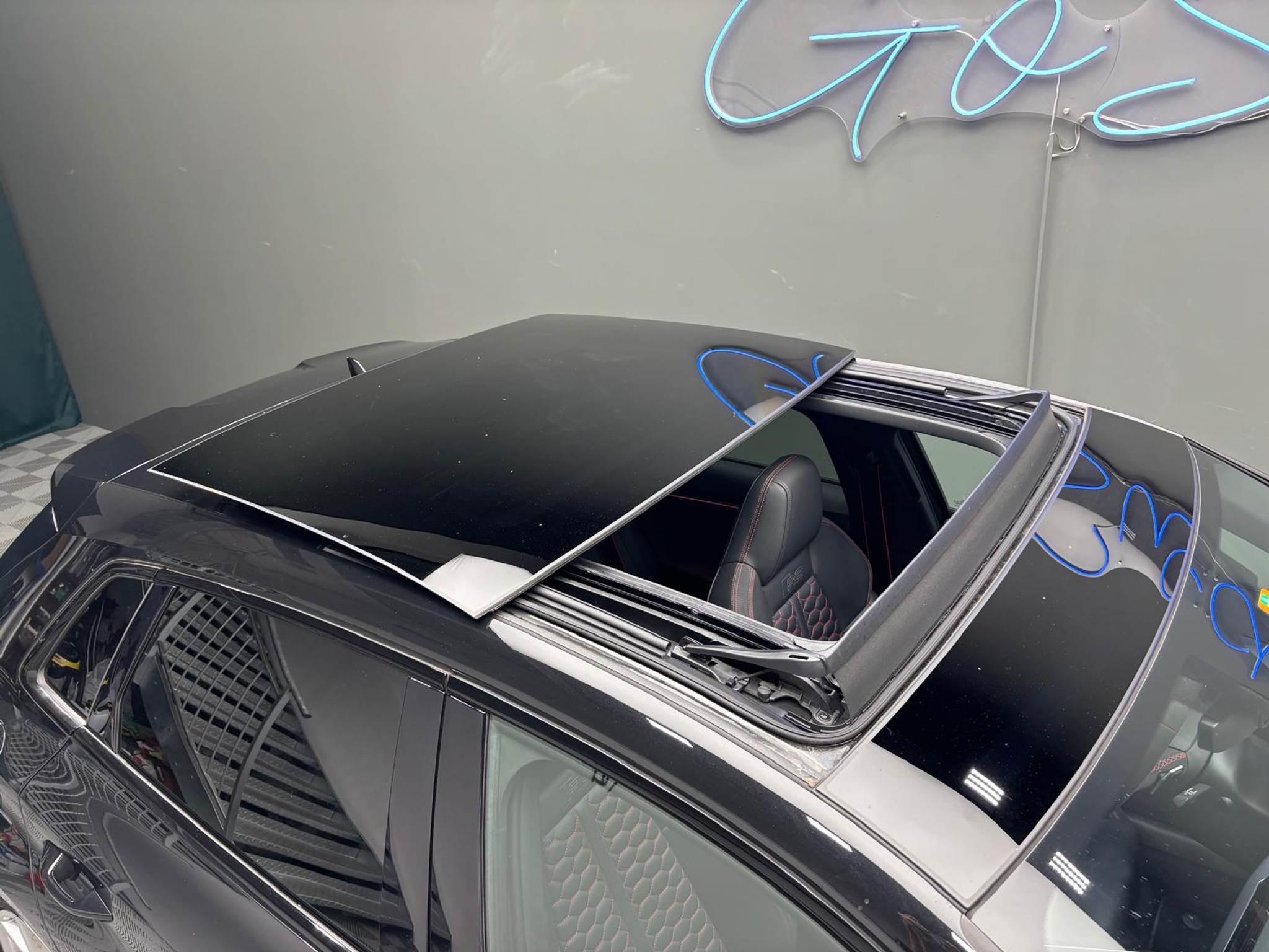 listing desktop thumbnail image 1