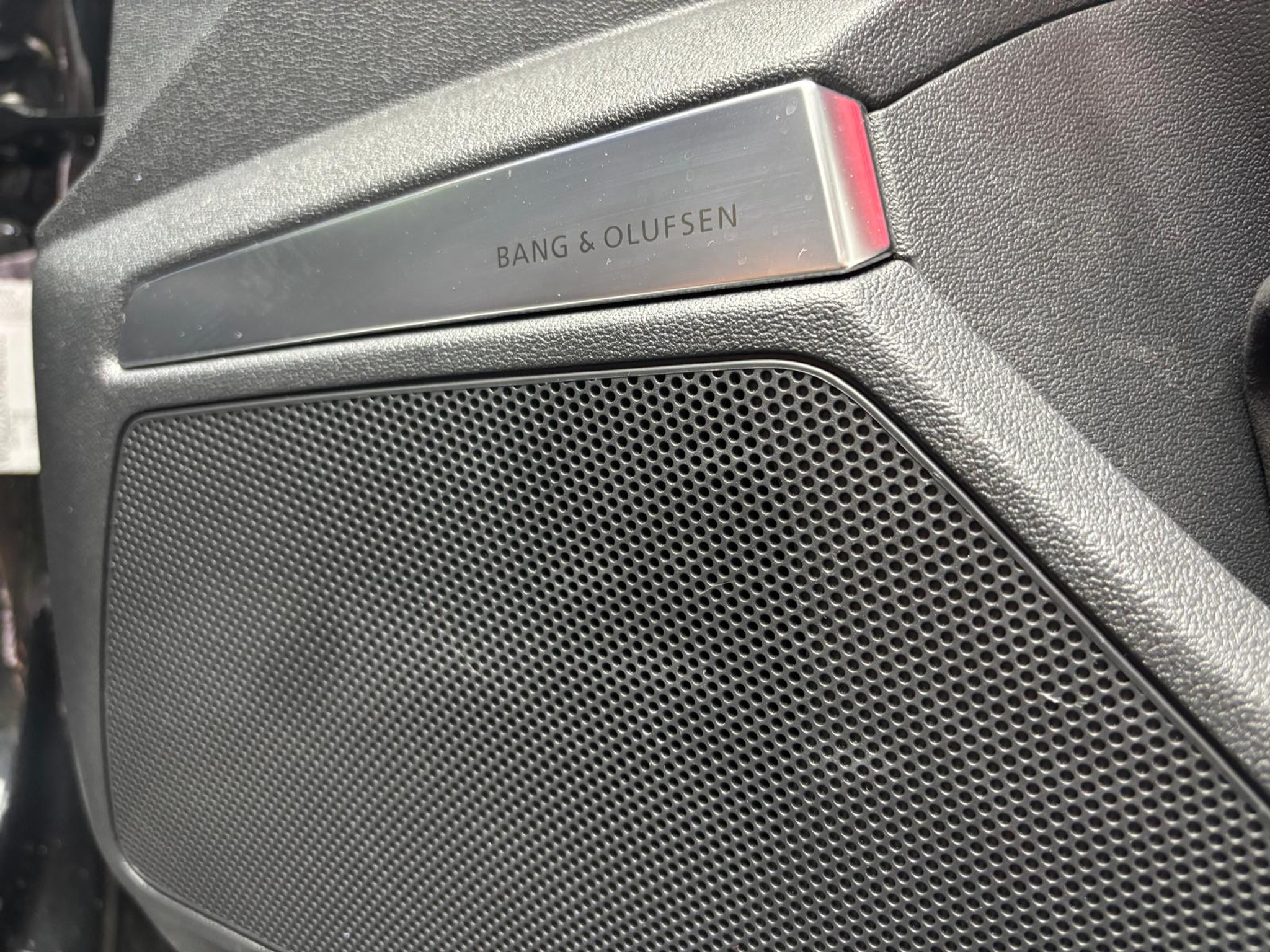 listing desktop thumbnail image 25