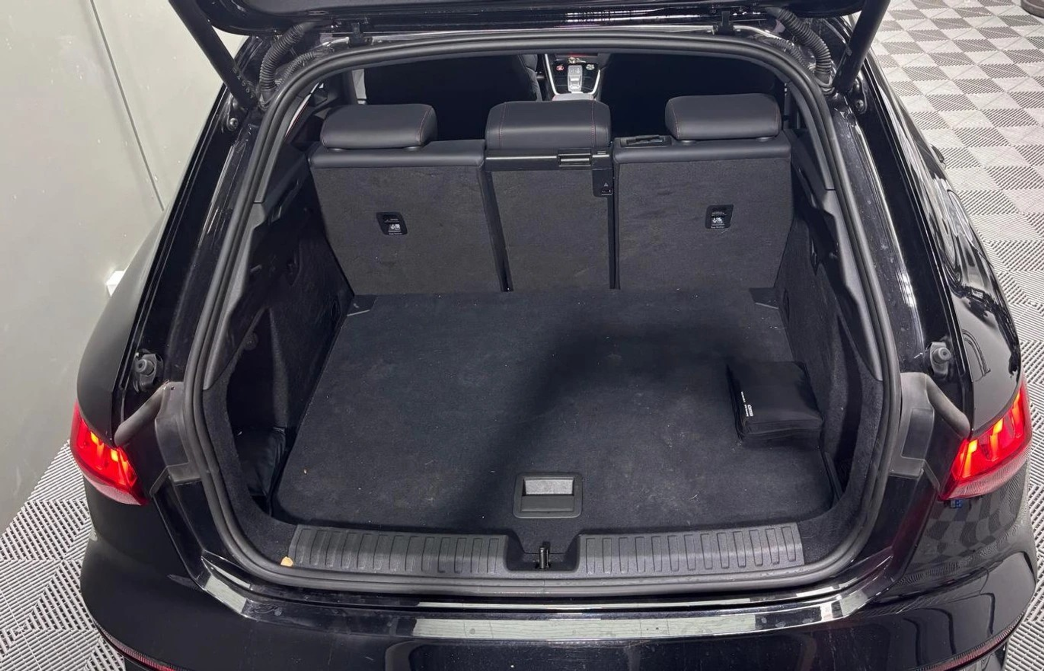 listing desktop thumbnail image 11