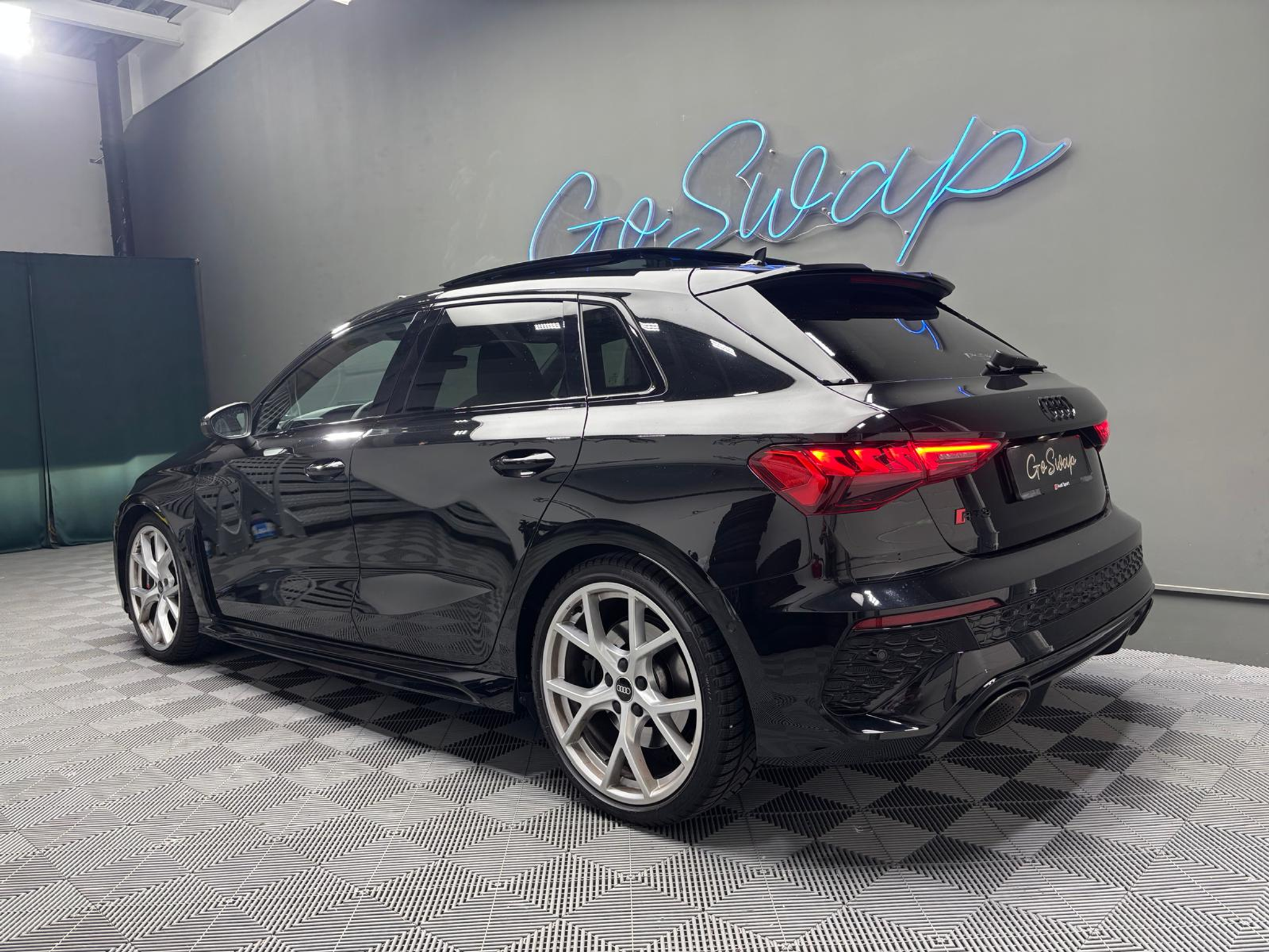 listing desktop thumbnail image 5