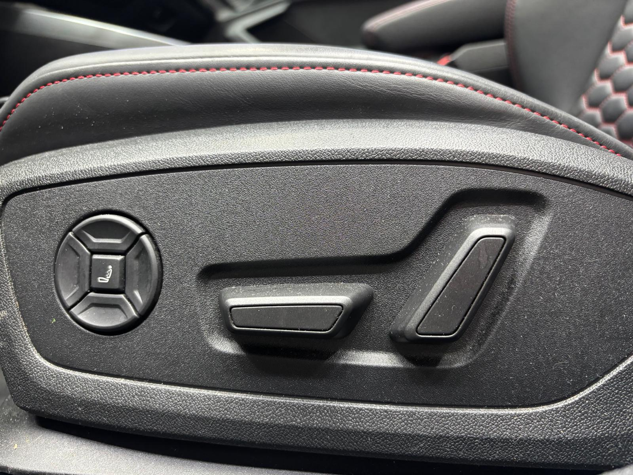 listing desktop thumbnail image 13