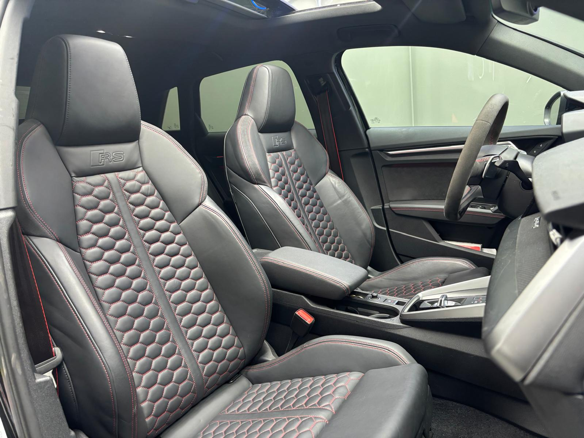 listing desktop thumbnail image 15