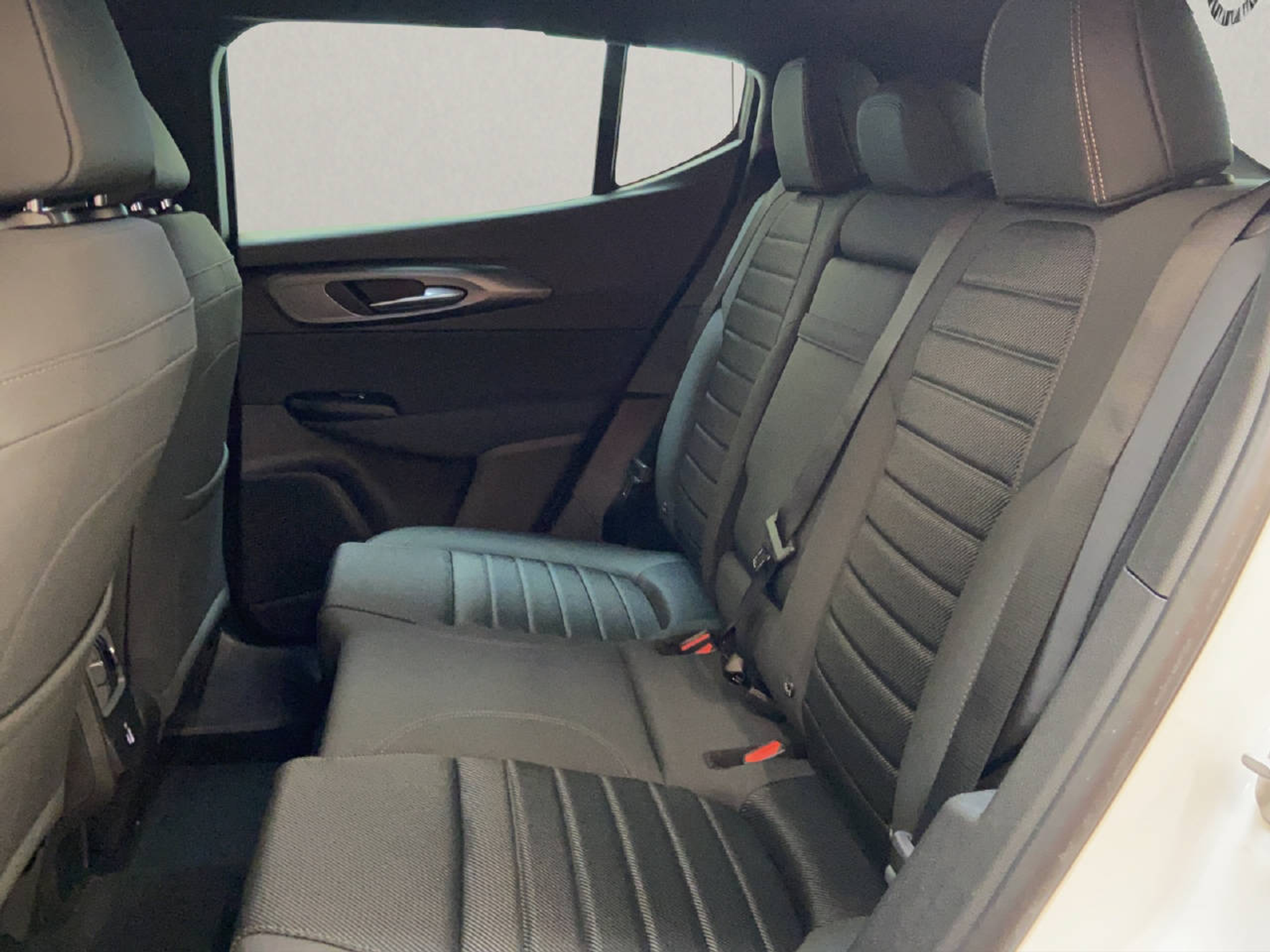 listing desktop thumbnail image 9