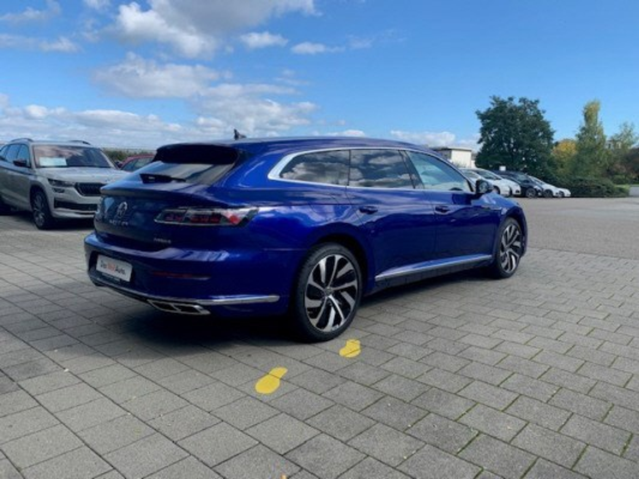 listing desktop thumbnail image 6