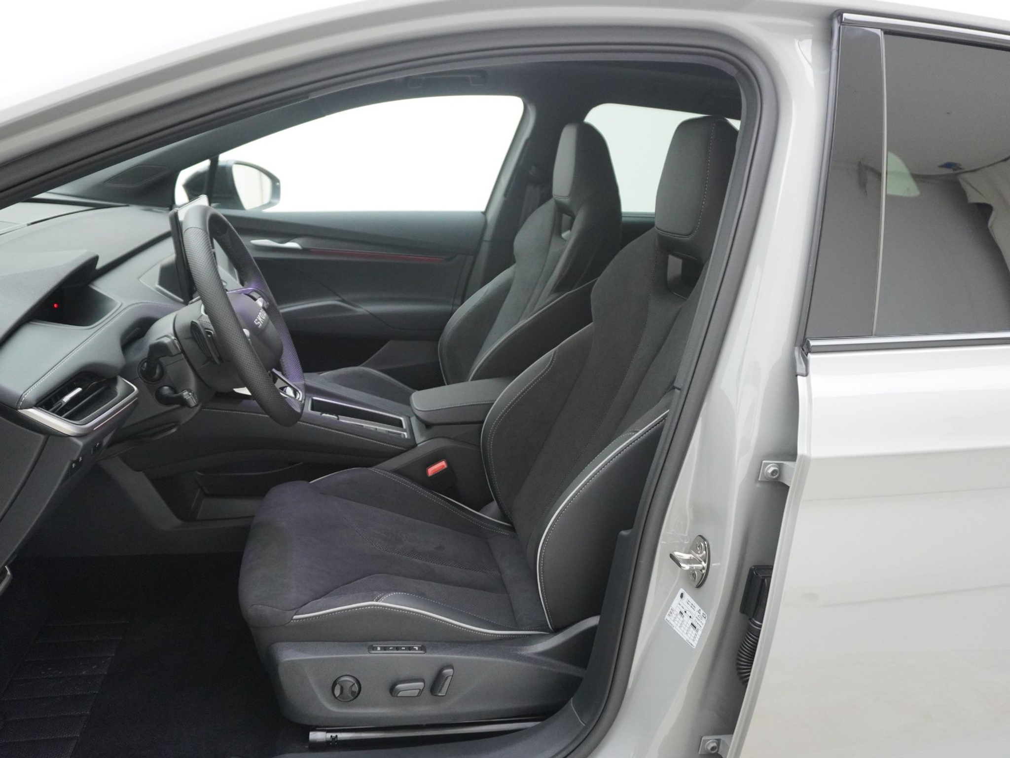 listing desktop thumbnail image 12