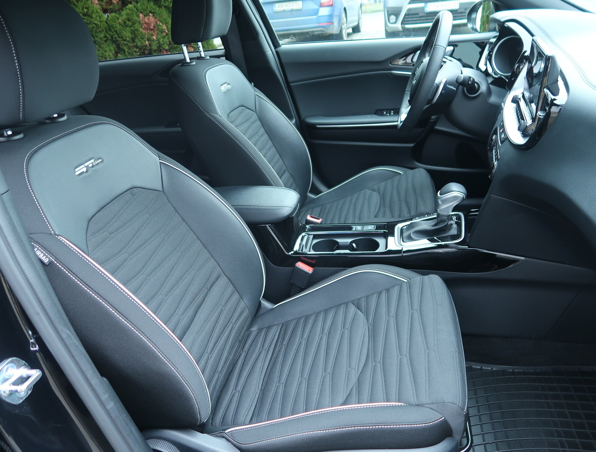 listing desktop thumbnail image 10