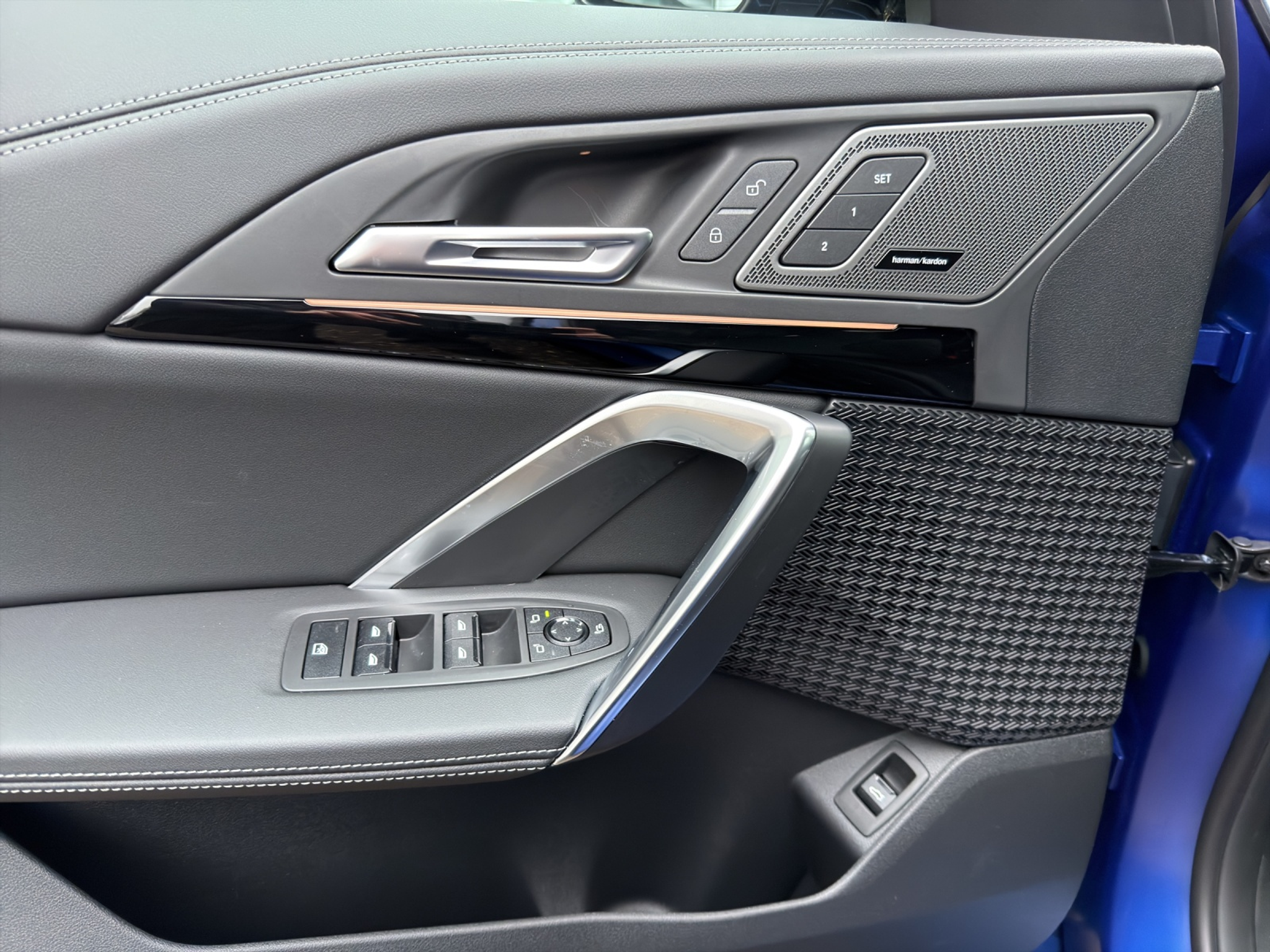 listing desktop thumbnail image 19