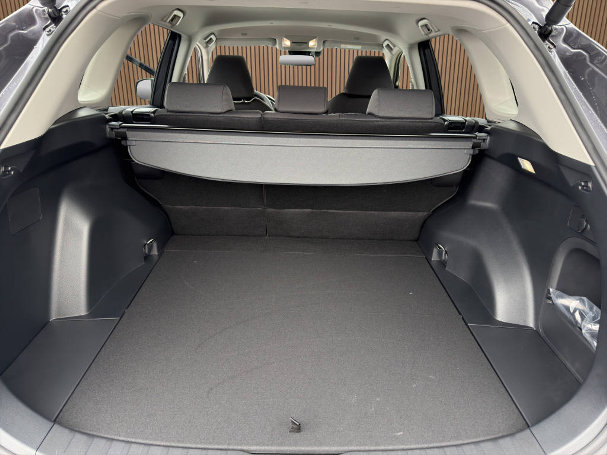 listing desktop thumbnail image 17