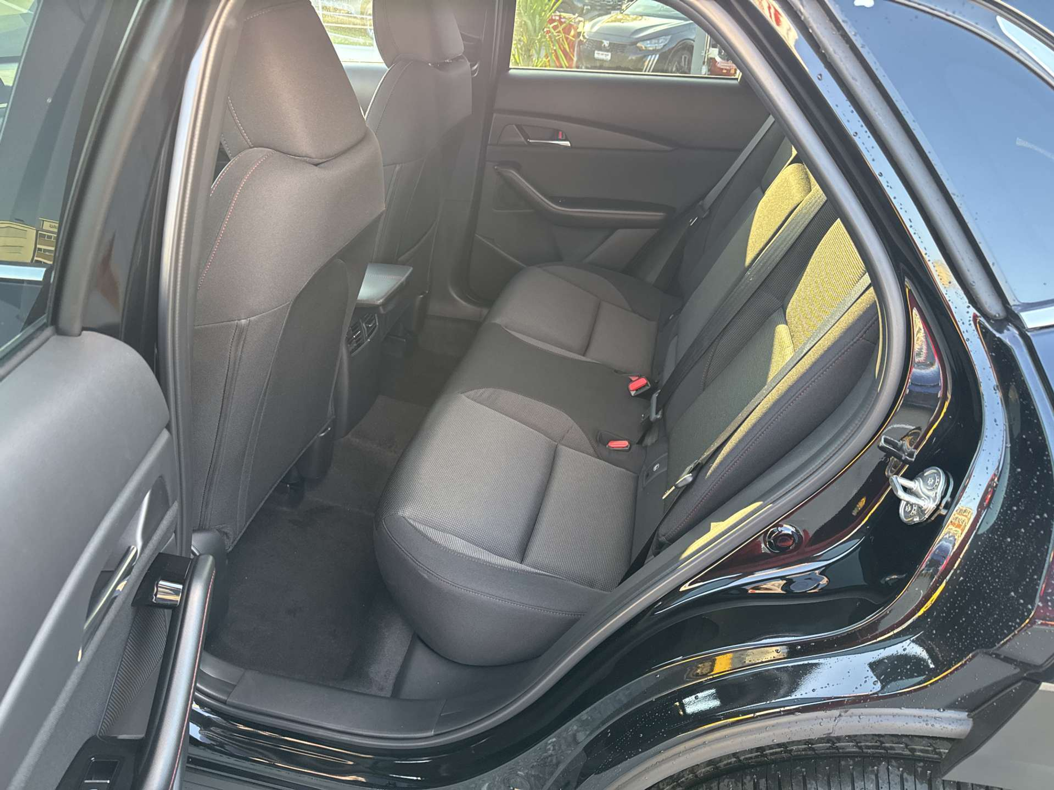 listing desktop thumbnail image 6