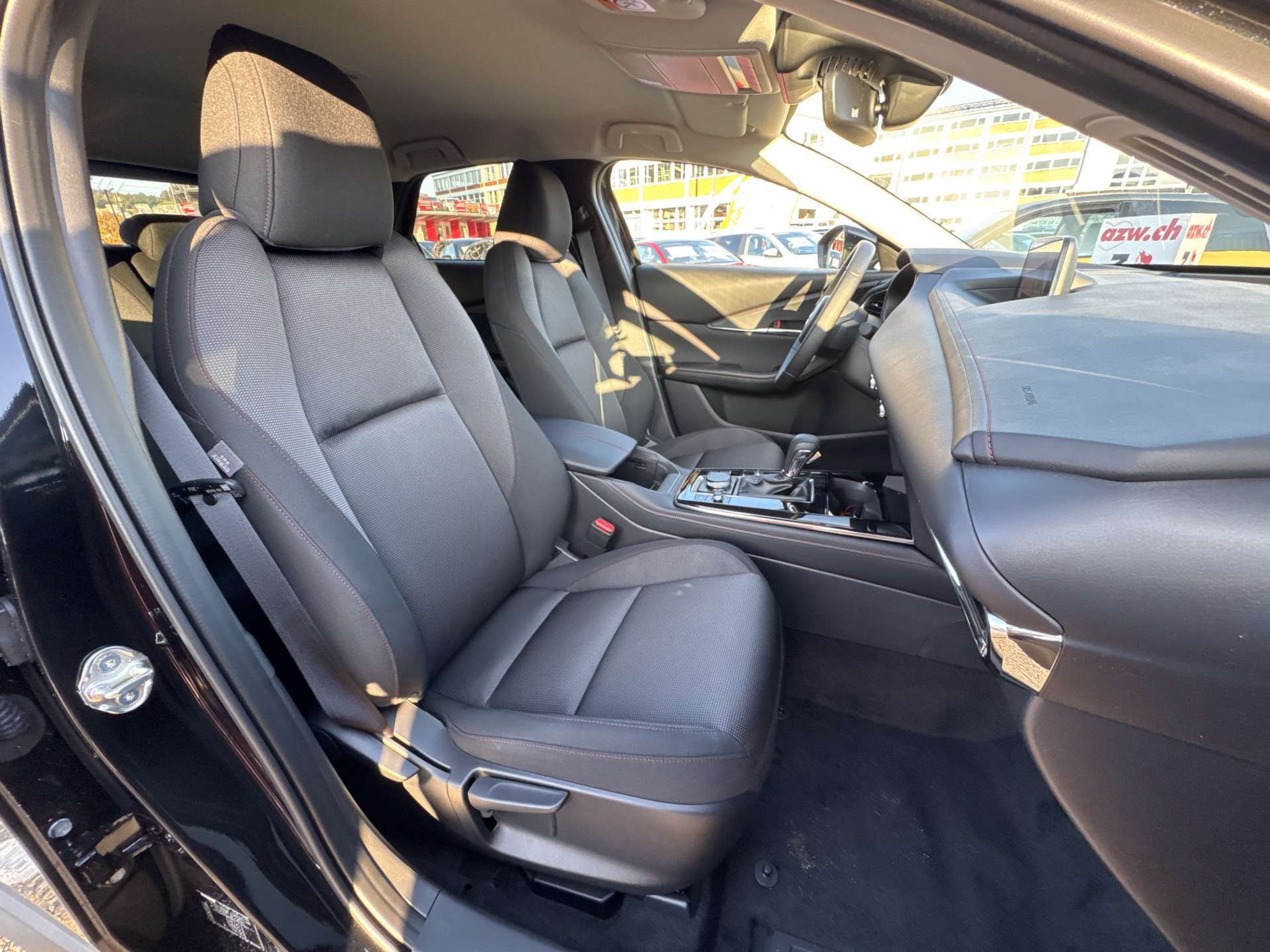 listing desktop thumbnail image 12