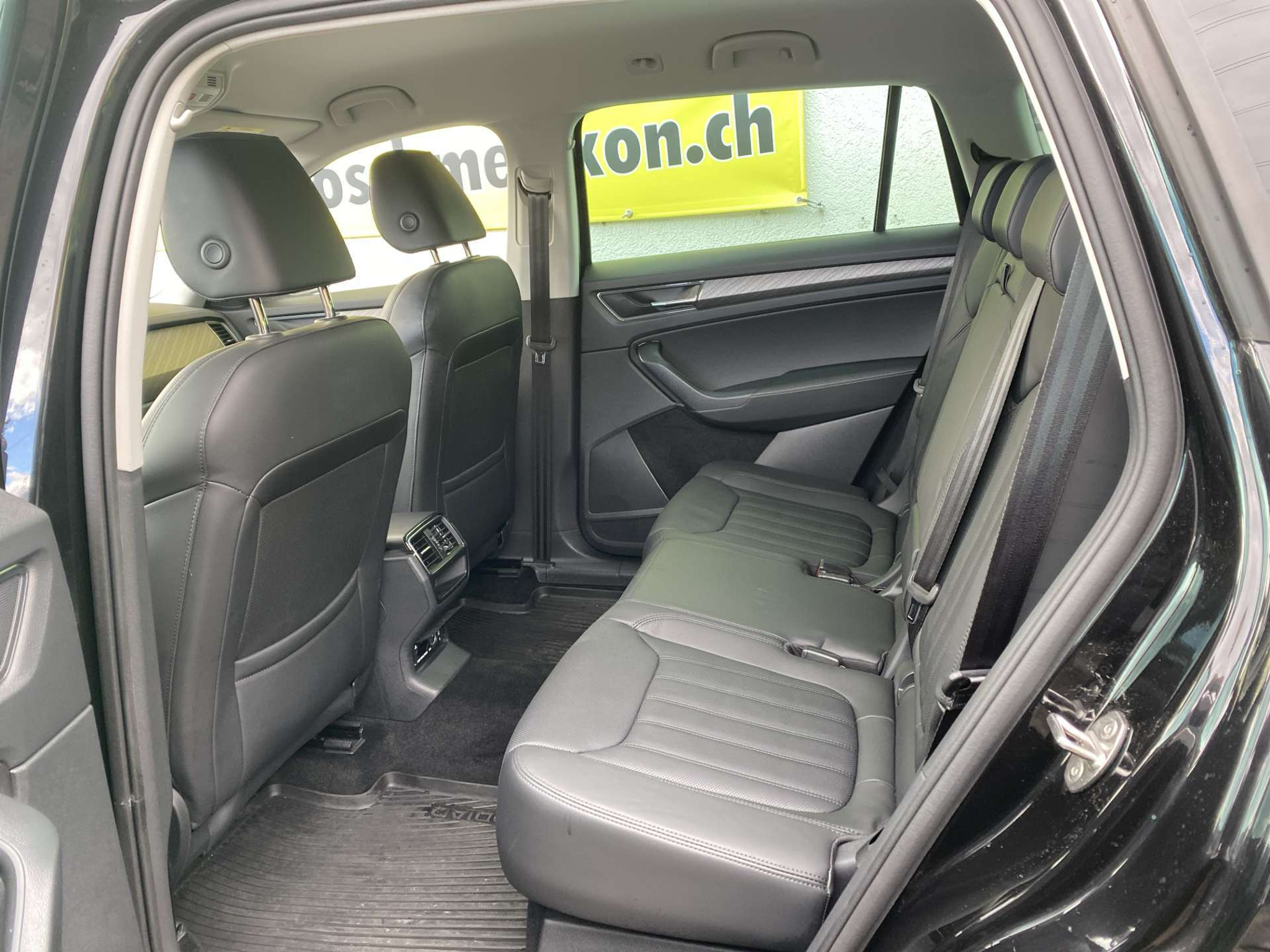 listing desktop thumbnail image 14